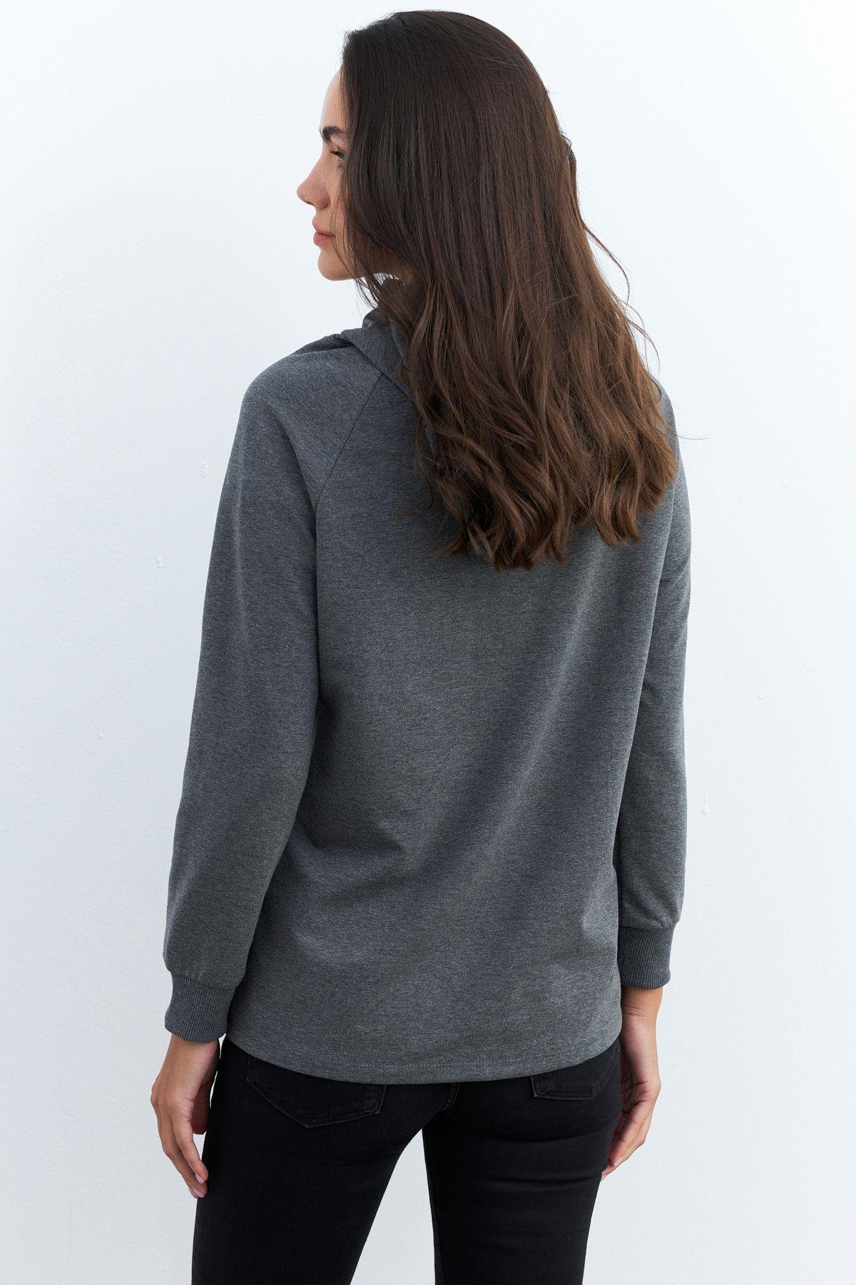 Kadın Siyah Yakası Fermuarlı Sweatshirt TF11