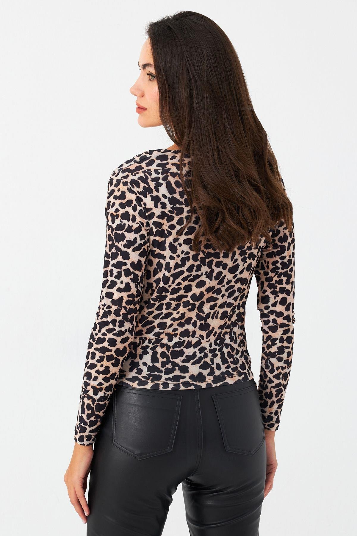 Kadın Taş-Siyah Degaje Yaka Leopar Bluz LPP1234