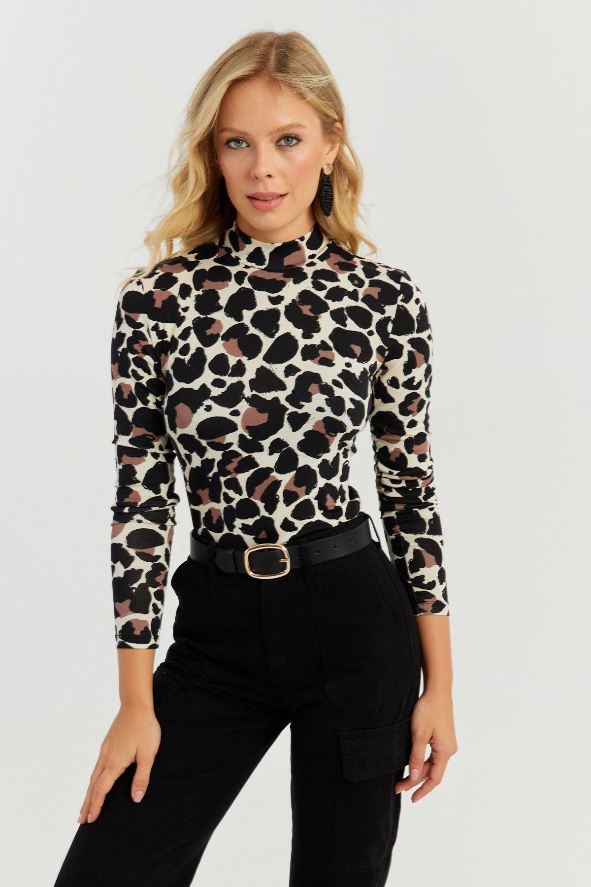 Kadın Taş-Siyah Leopar Desenli Bluz AYD267