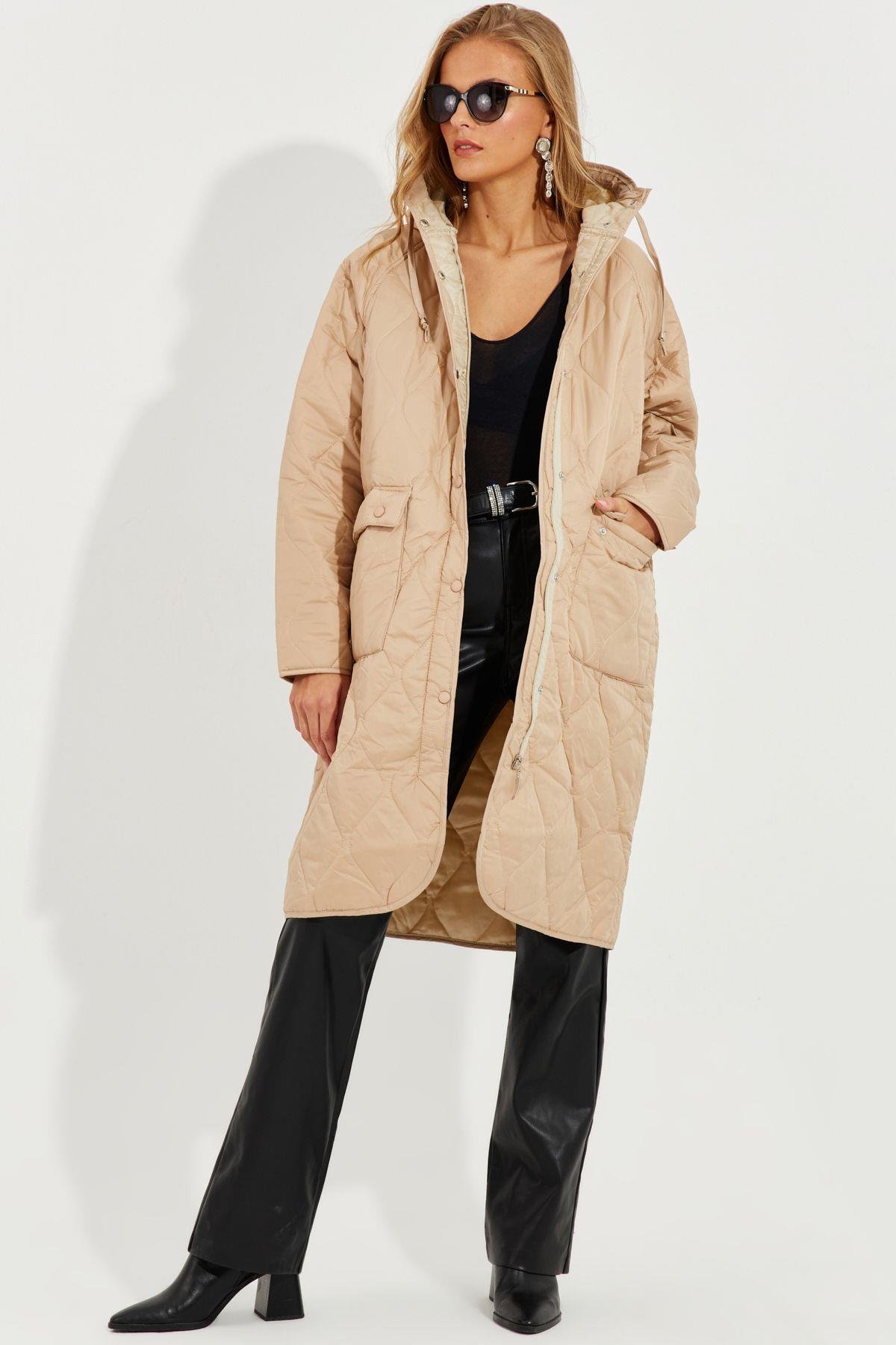 Kadın Vanilya Kapitone Fermuarlı Kapüşonlu Mont QRS8245