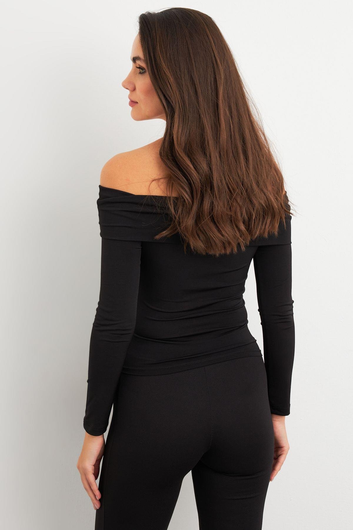 Kadın Vizon Halka Aksesuarlı Madonna Yaka Crop Bluz RLO3043