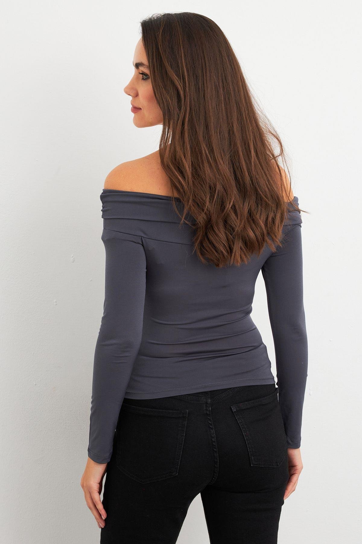 Kadın Vizon Halka Aksesuarlı Madonna Yaka Crop Bluz RLO3043