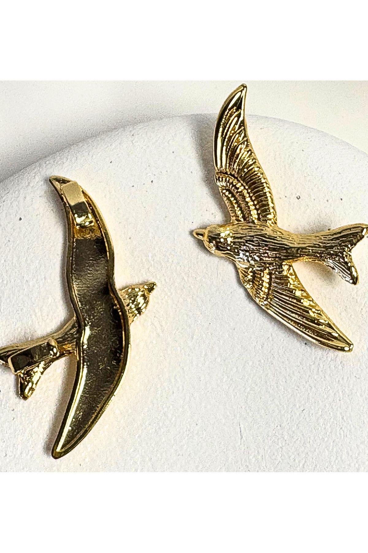 Gold Kırlangıç Figürlü Şık Kıkırdak Küpe