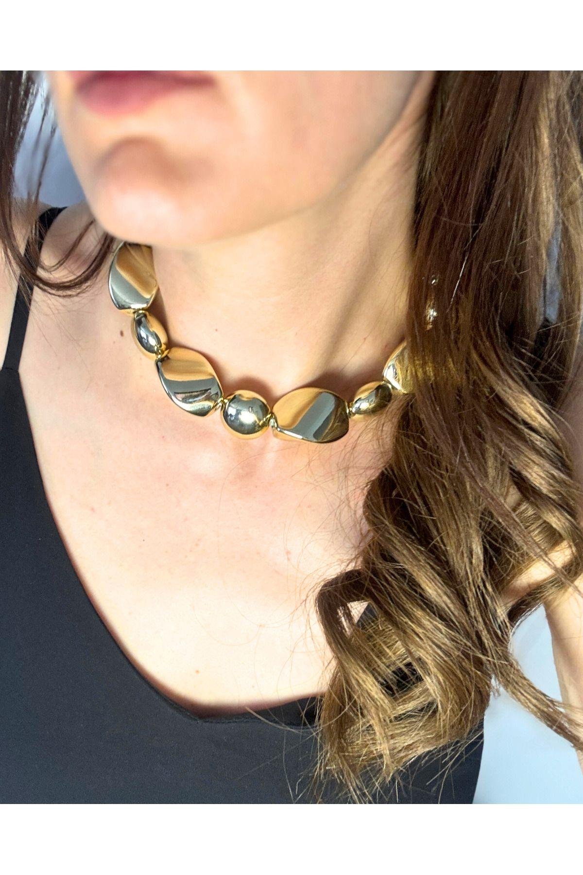 Parlak Gold Oval Yuvarlak Statement Kolye