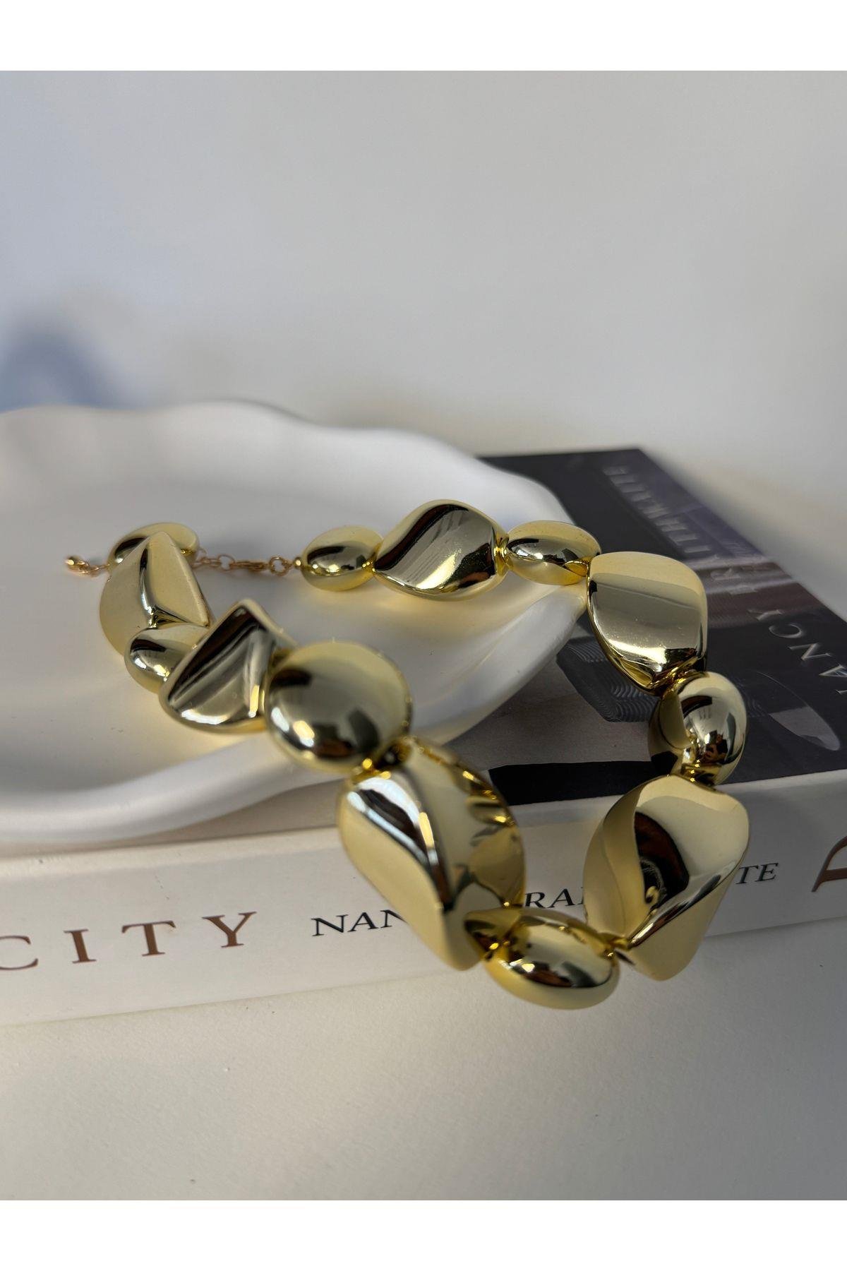 Parlak Gold Oval Yuvarlak Statement Kolye