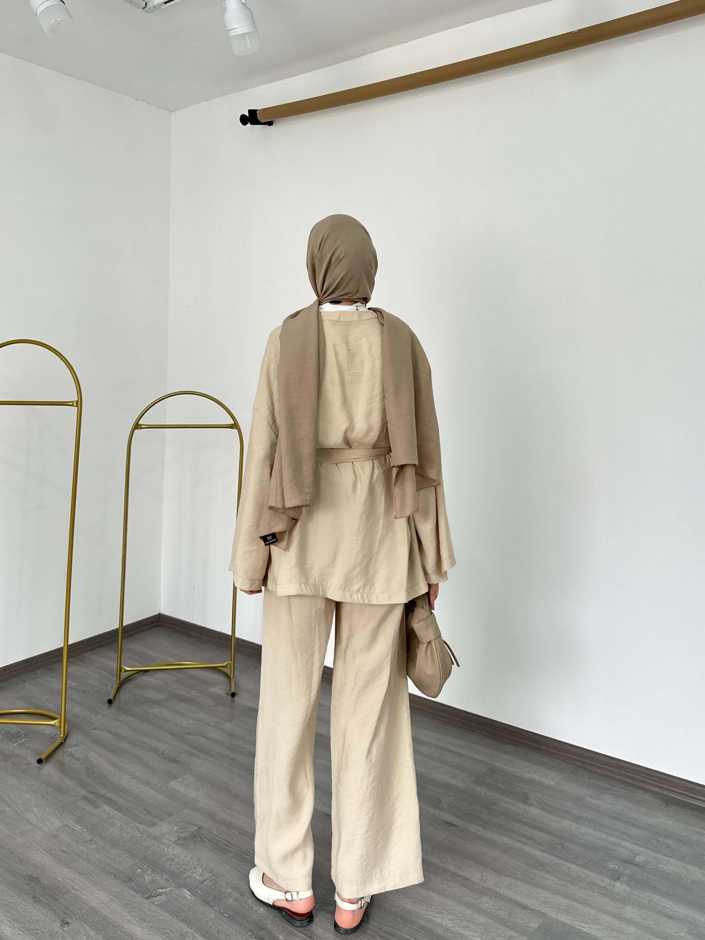 Kimono Model Düğmeli Kuşaklı Bol Paça Pantolonlu Takım Bej