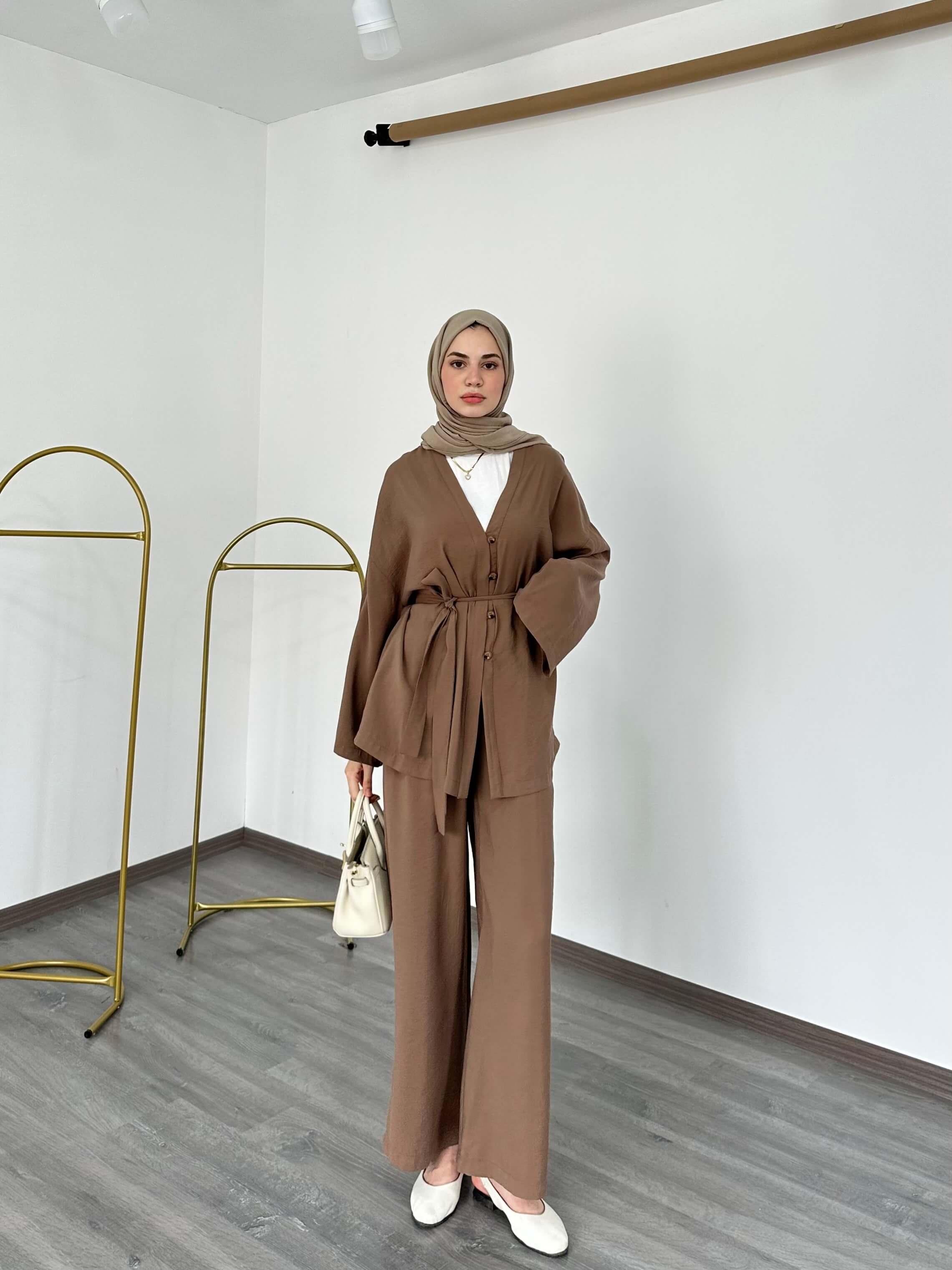 Kimono Model Düğmeli Kuşaklı Bol Paça Pantolonlu Takım Kahverengi