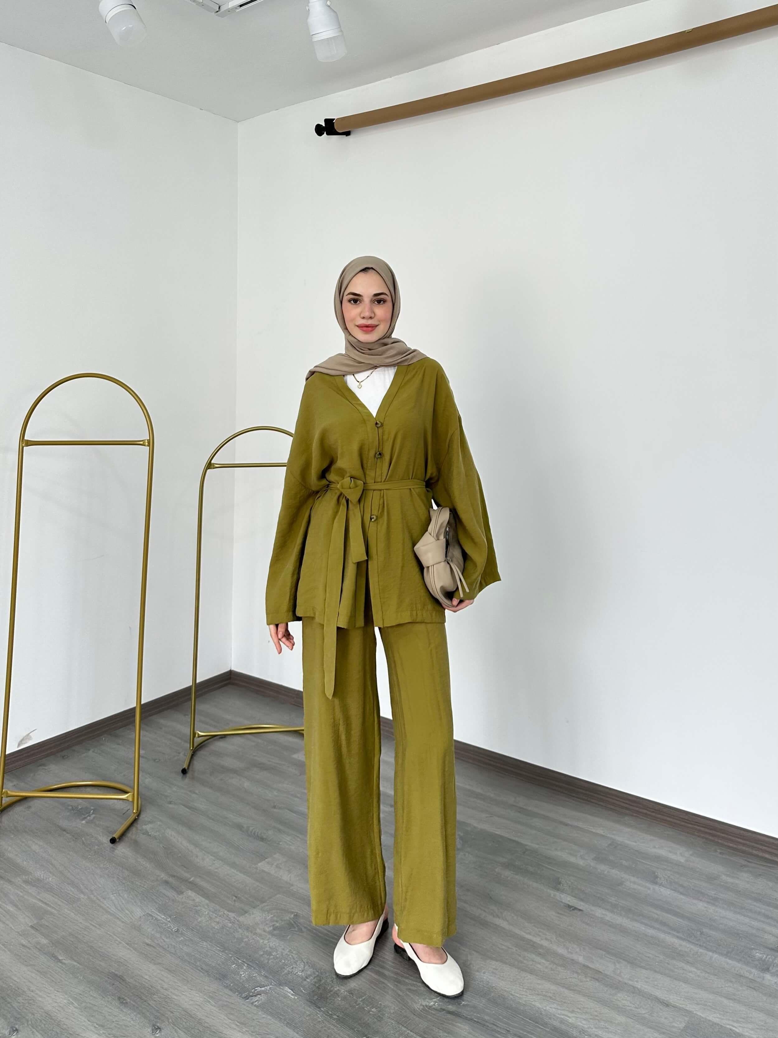 Kimono Model Düğmeli Kuşaklı Bol Paça Pantolonlu Takım Yeşil