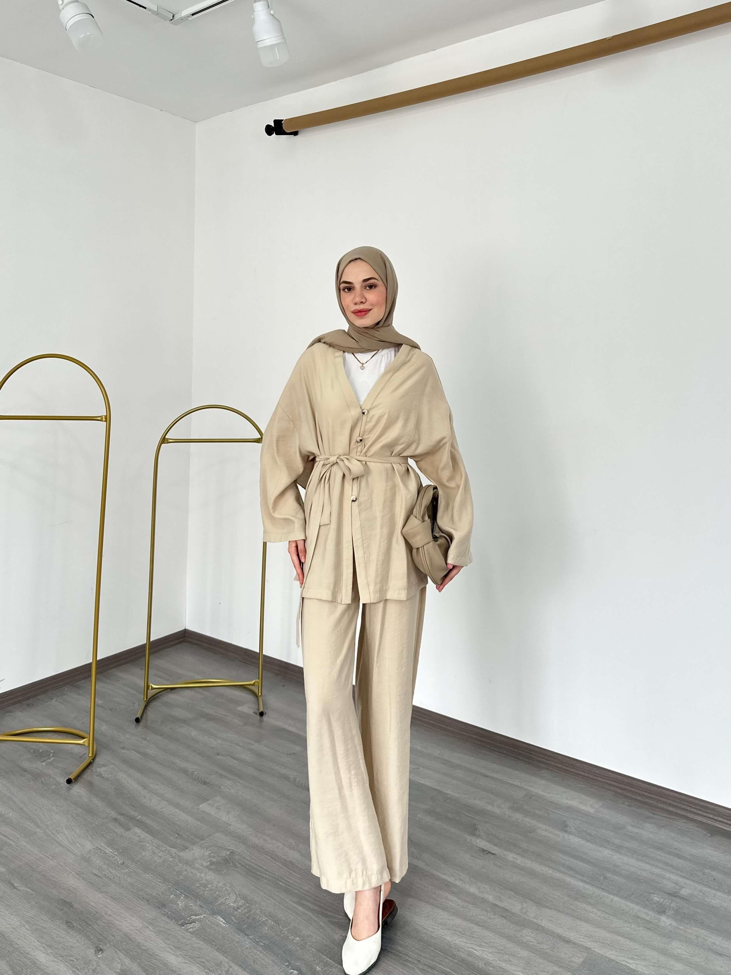 Kimono Model Düğmeli Kuşaklı Bol Paça Pantolonlu Takım Bej