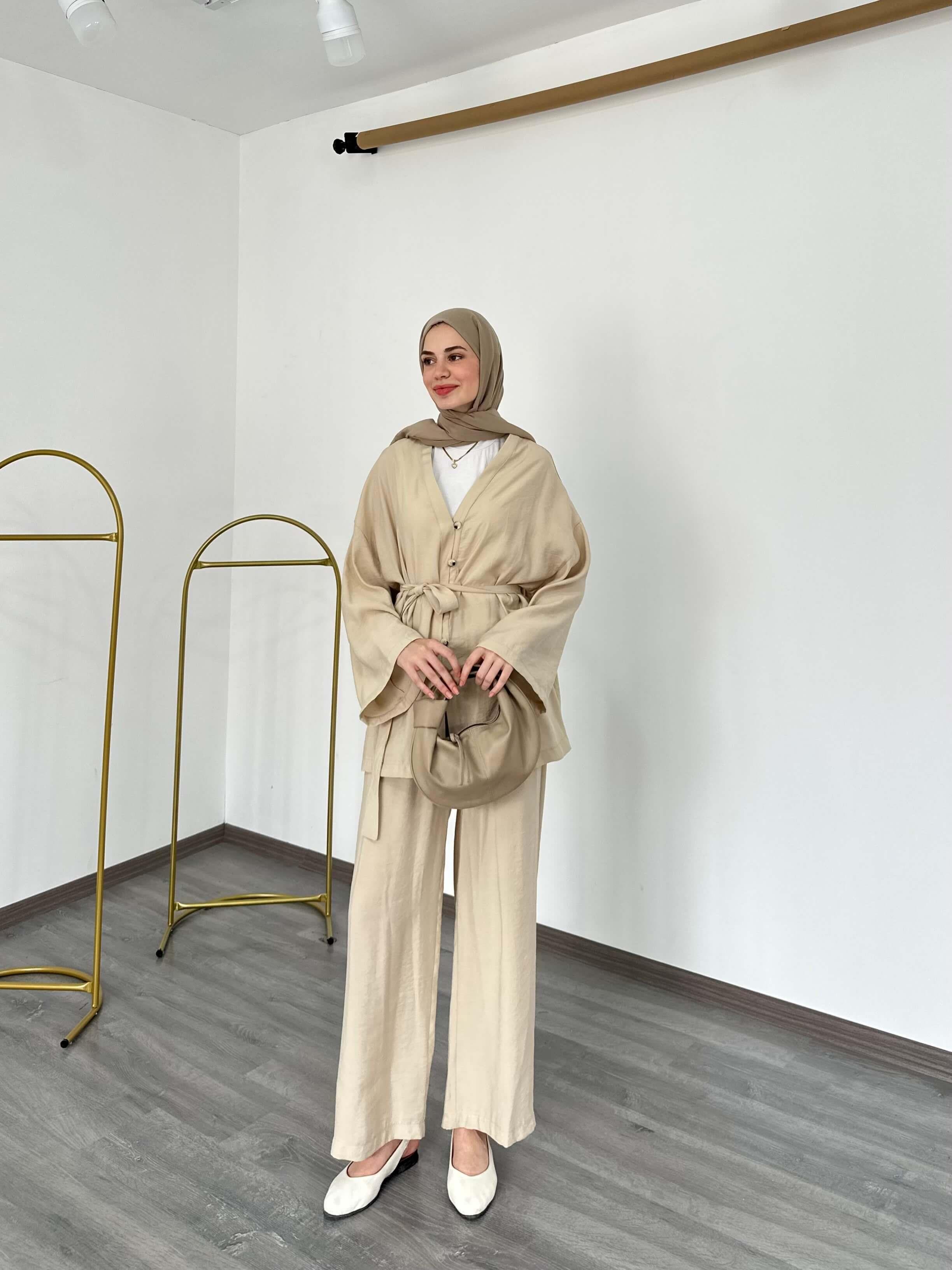Kimono Model Düğmeli Kuşaklı Bol Paça Pantolonlu Takım Bej