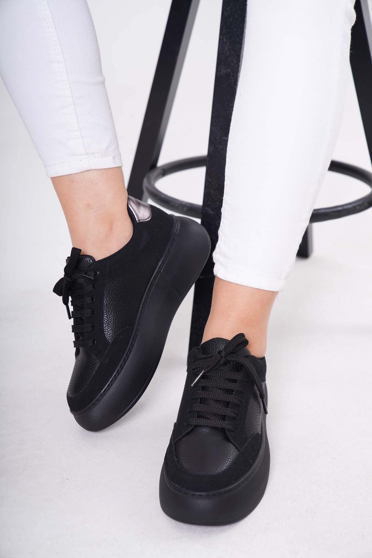 Golden heel  Kadın Siyah Bağcıklı Kalın Tabanlı Sneaker  spor ayakkabı