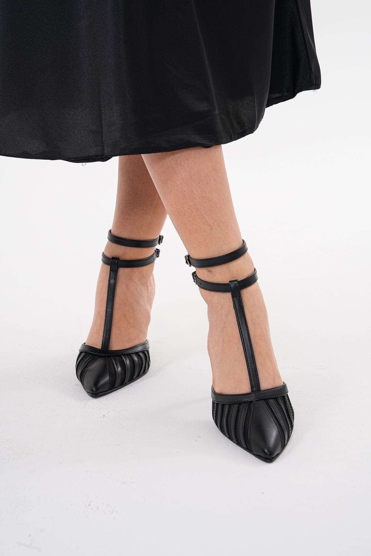 Golden heel siyah fileli cift kemerli 8.5 cm sivri burun stiletto ince topuklu kadın ayakkabı
