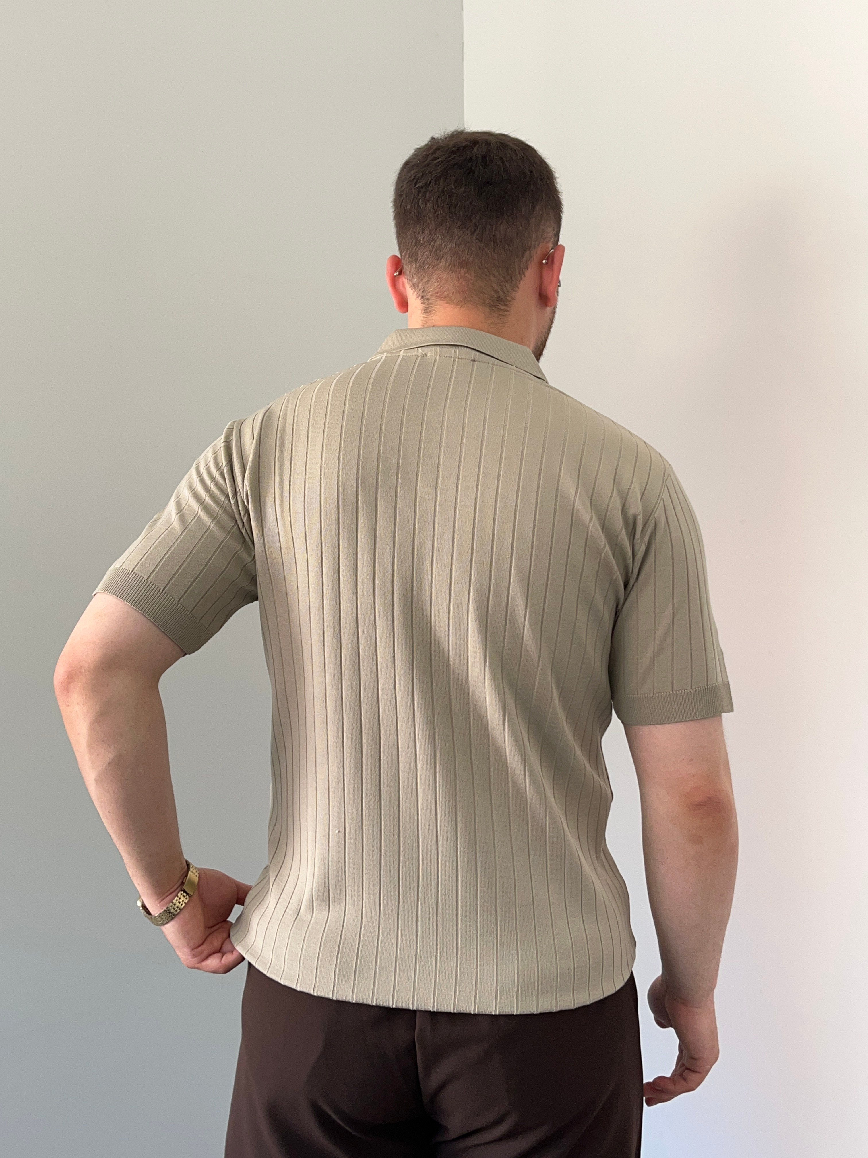 Premium Dokulu Hemşire Yaka Triko Tişört Krem