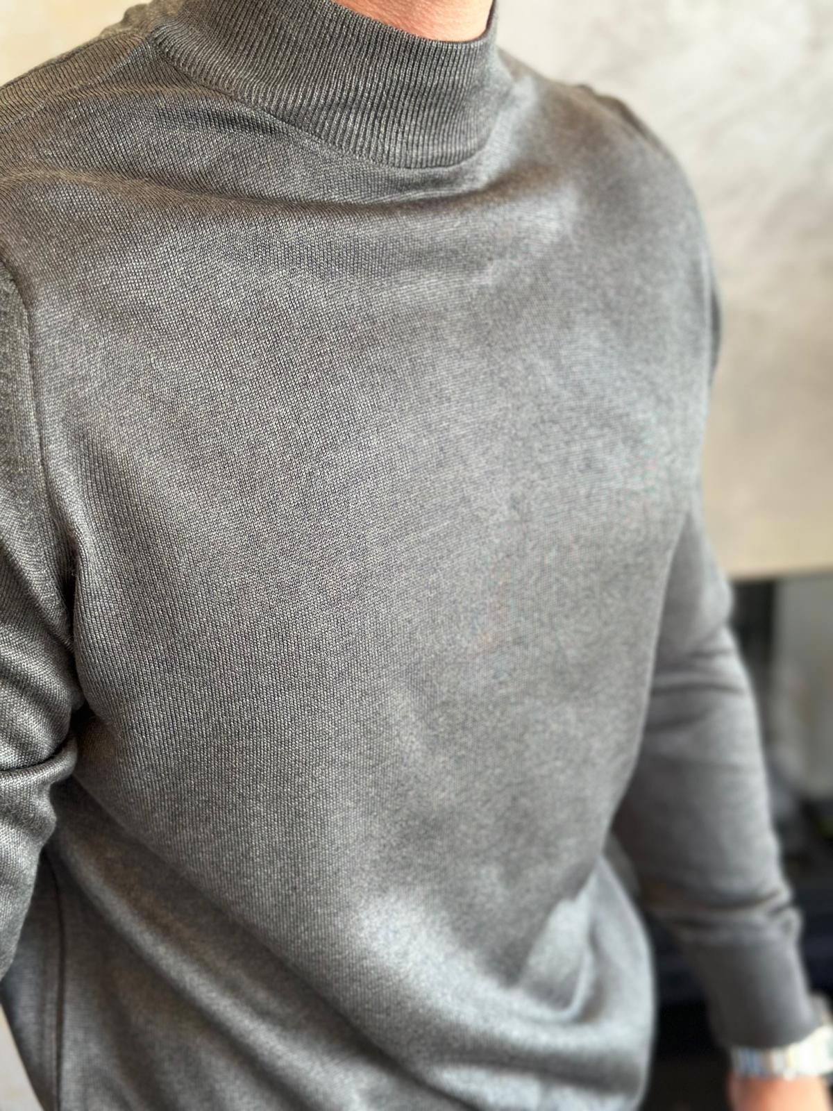 Erkek Regular Fit Yarım Balıkçı Yaka Triko Kazak Gri Eca042