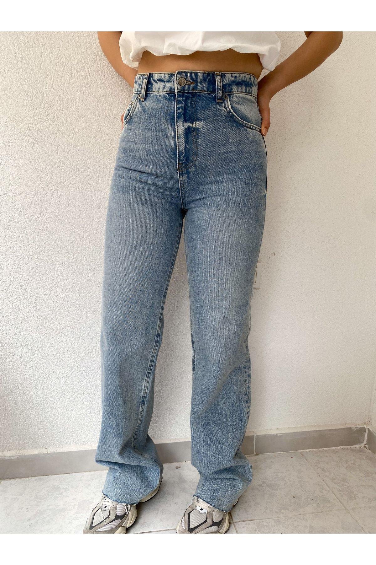 kadın mavi jean