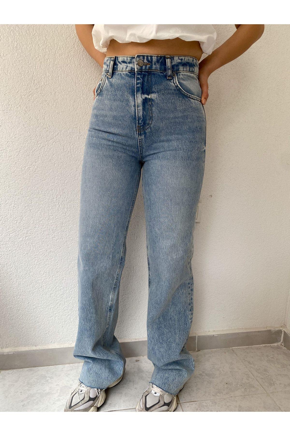 kadın mavi jean