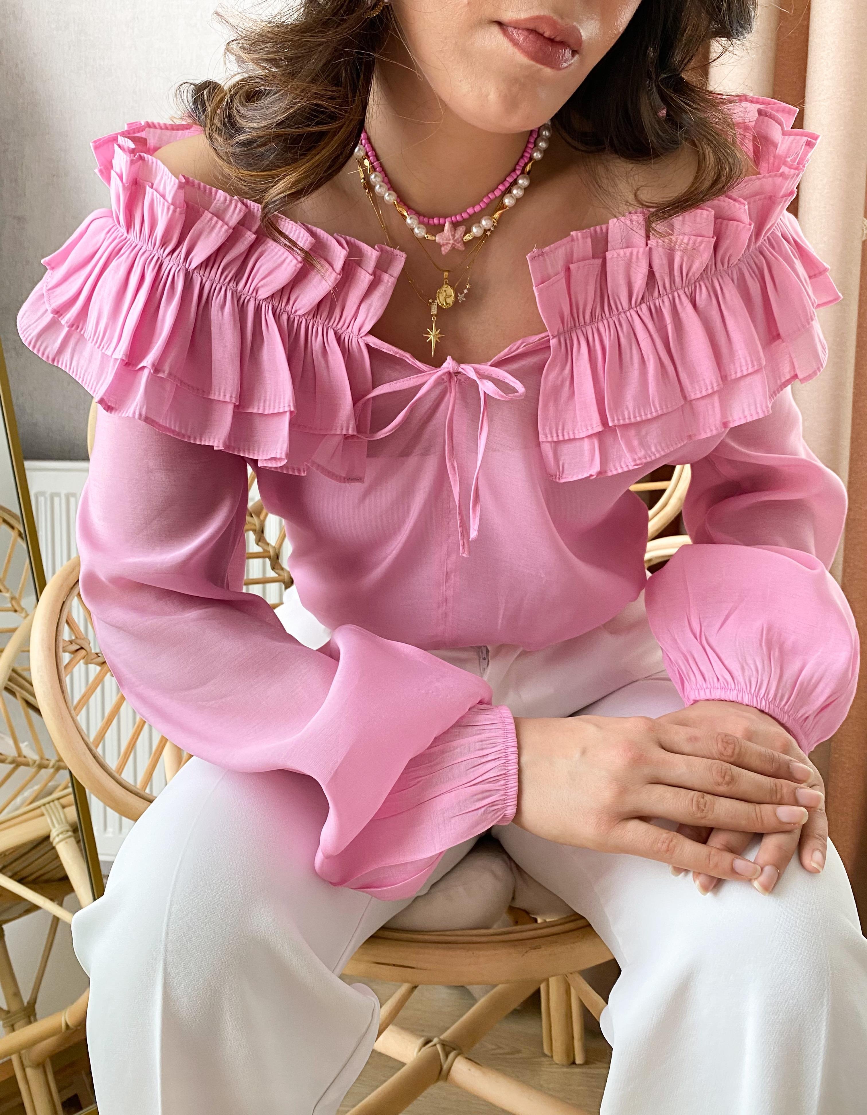 Pembe fırfırlı bluz