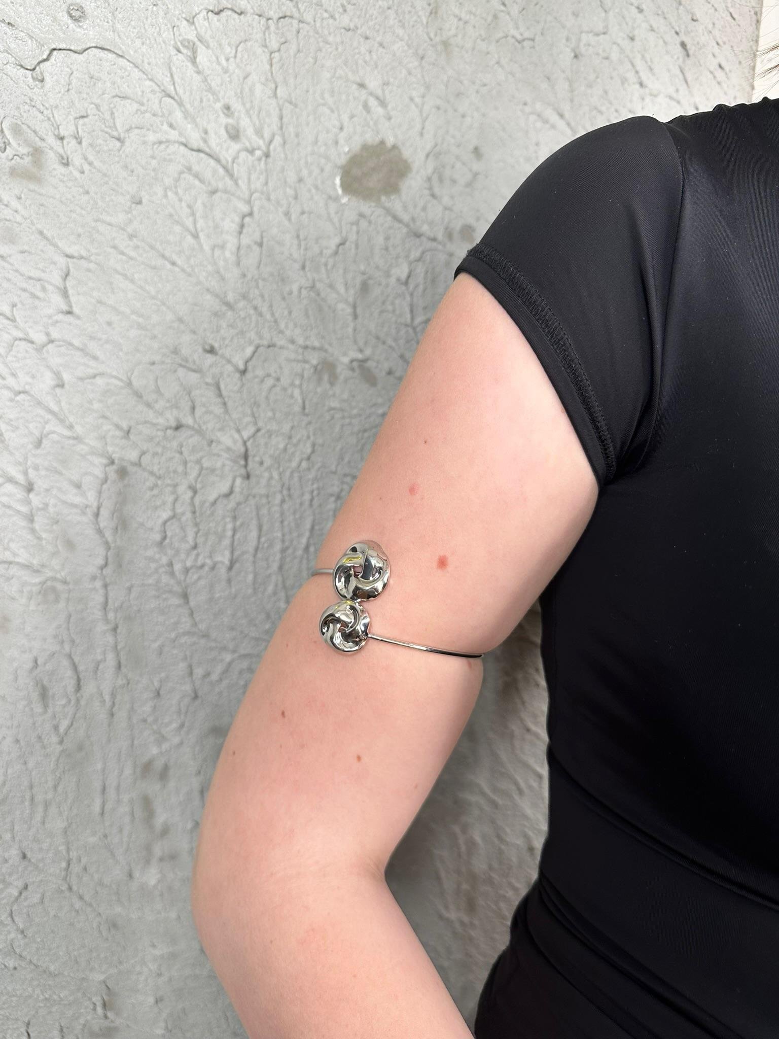 Savae Armcuff