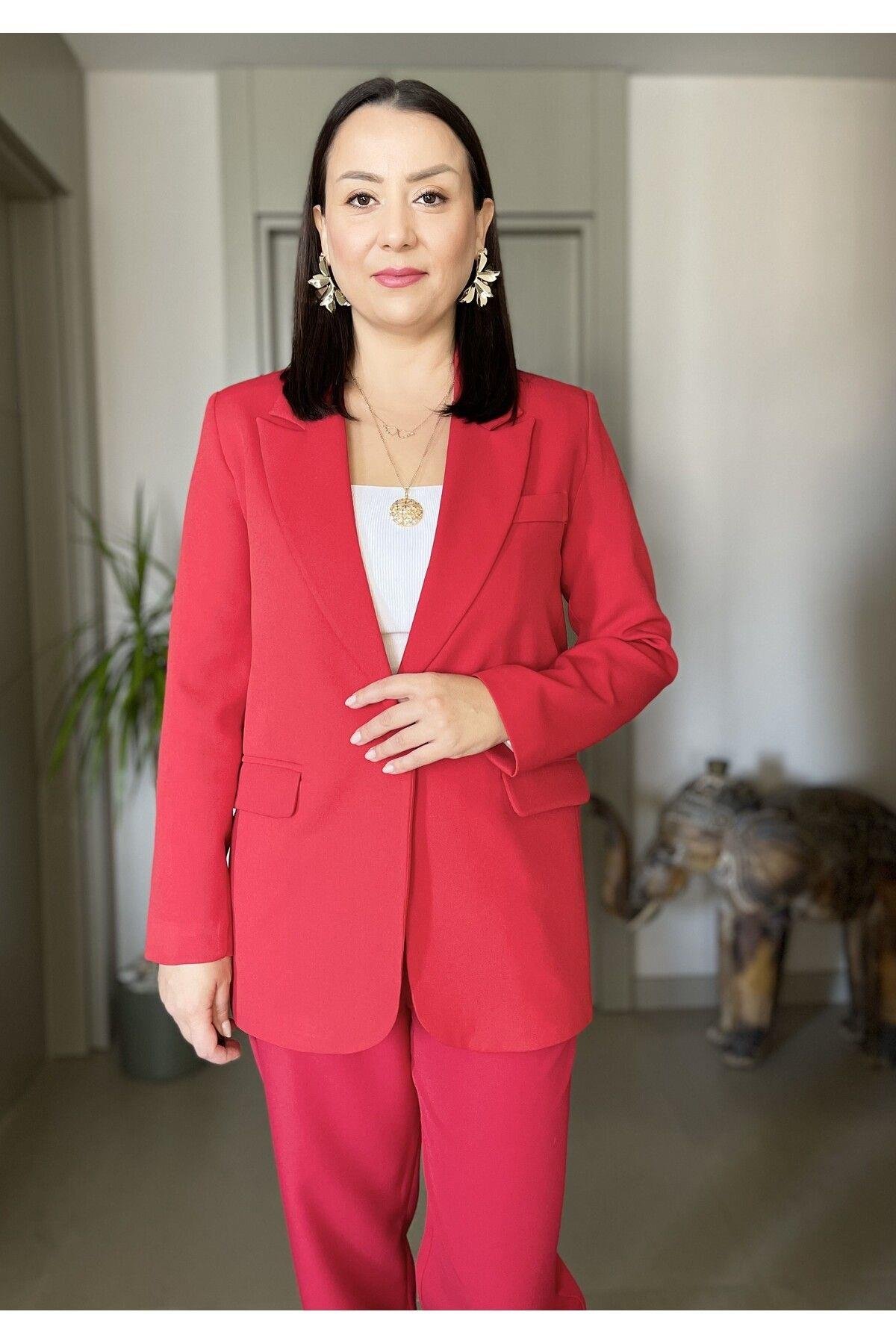 CEP DETAYLI DÜĞMELİ VATKALI BLAZER CEKET