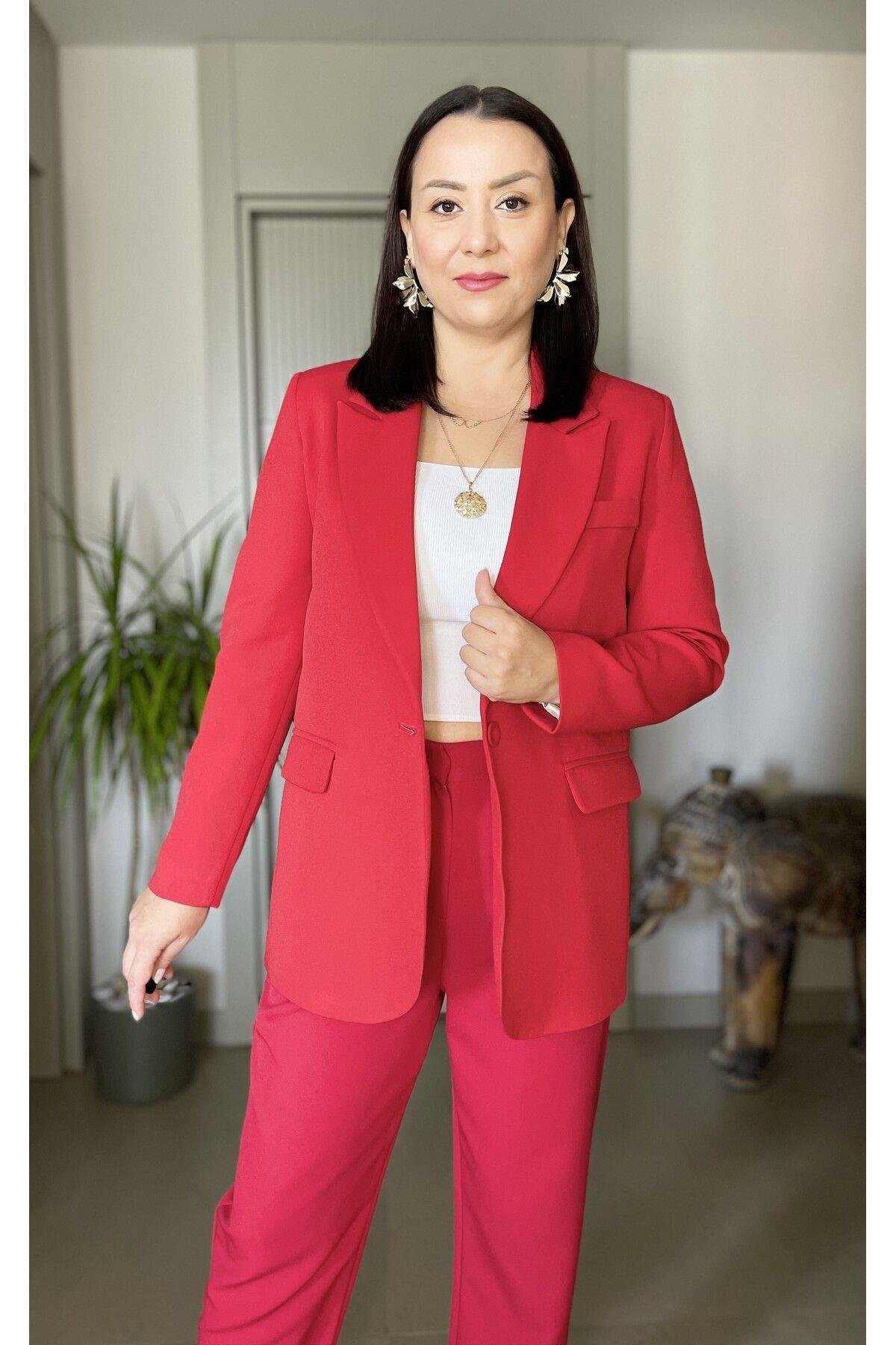 CEP DETAYLI DÜĞMELİ VATKALI BLAZER CEKET