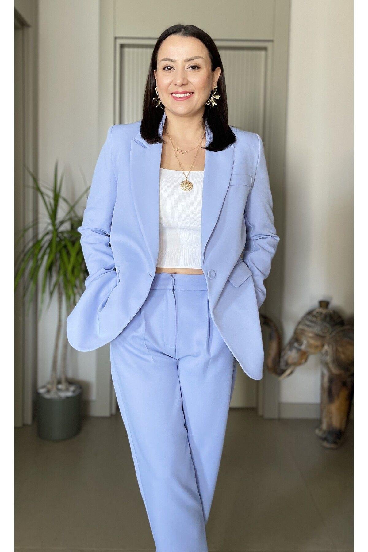 CEP DETAYLI DÜĞMELİ VATKALI BLAZER CEKET