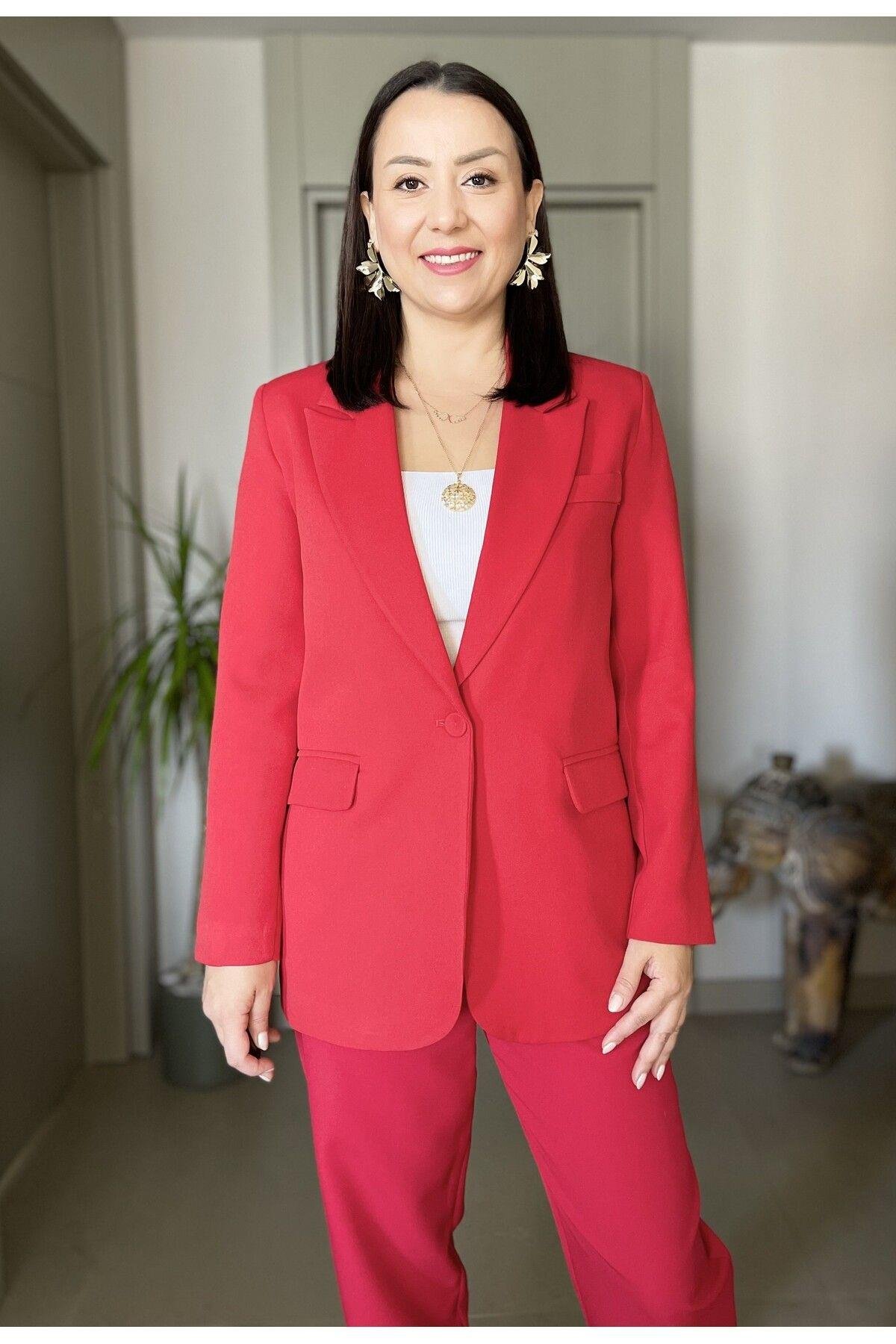 CEP DETAYLI DÜĞMELİ VATKALI BLAZER CEKET