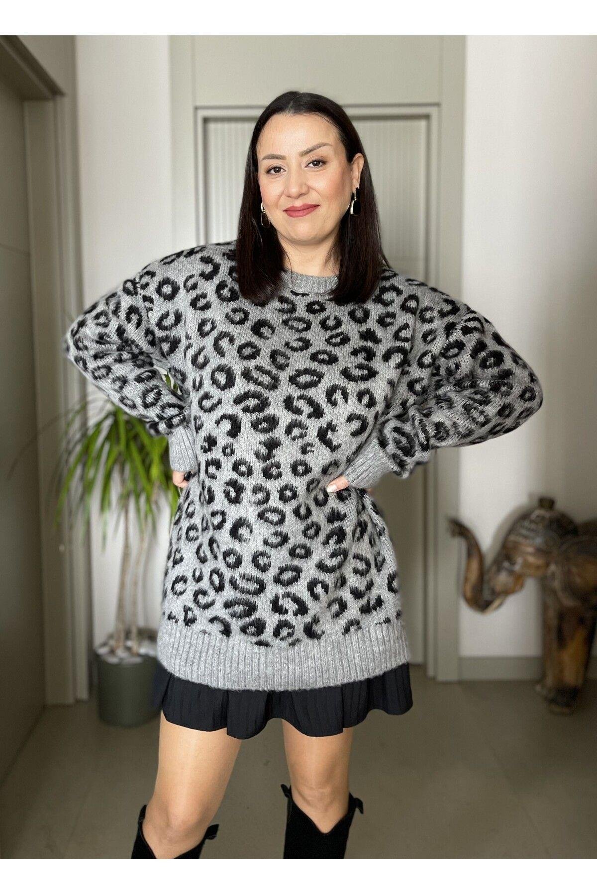 LEOPAR DESENLİ YUMOŞ OVERSIZE KAZAK