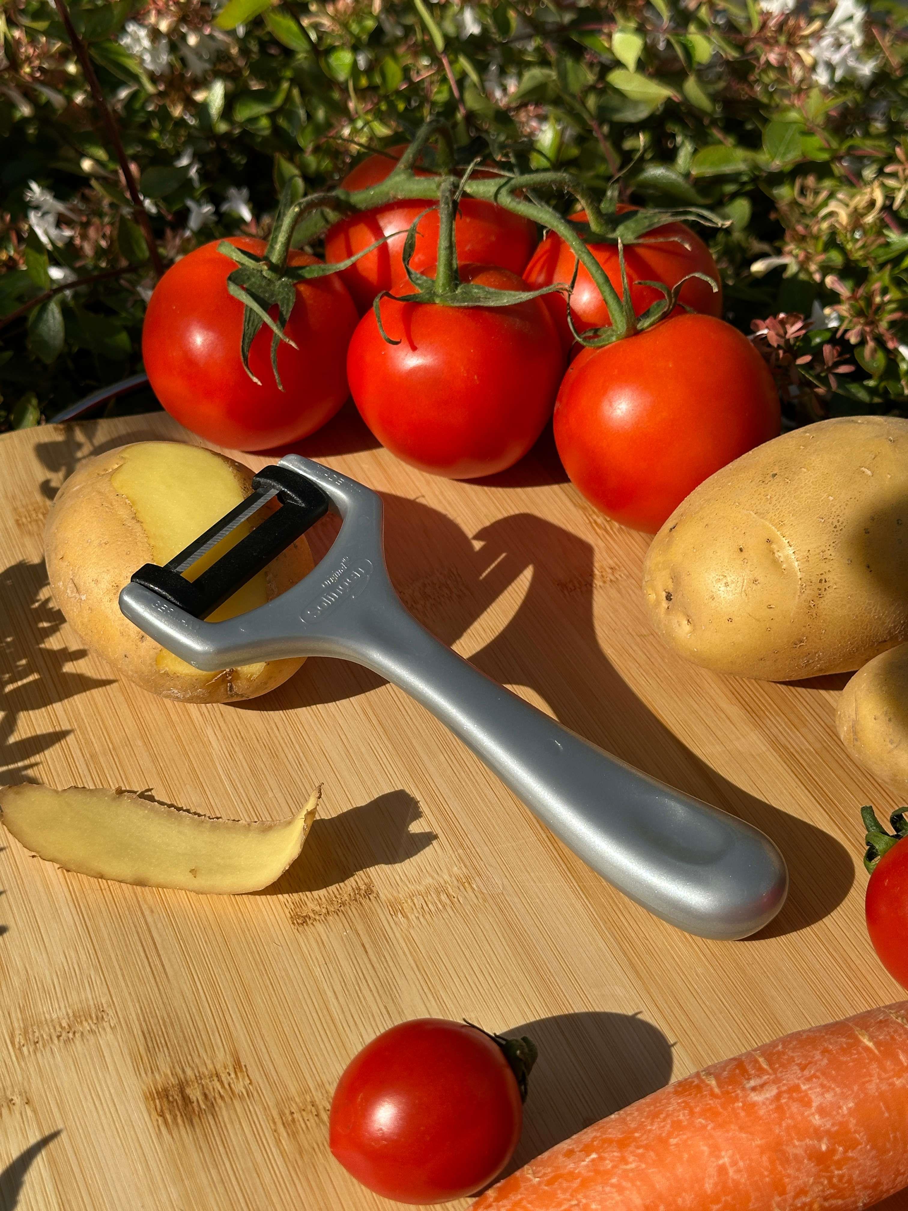 Solingen Pırıltılı Gri/Gümüş Sapan Soyacak – Paslanmaz Alman Çeliği, Ergonomik Sap, Yüksek Keskinlik
