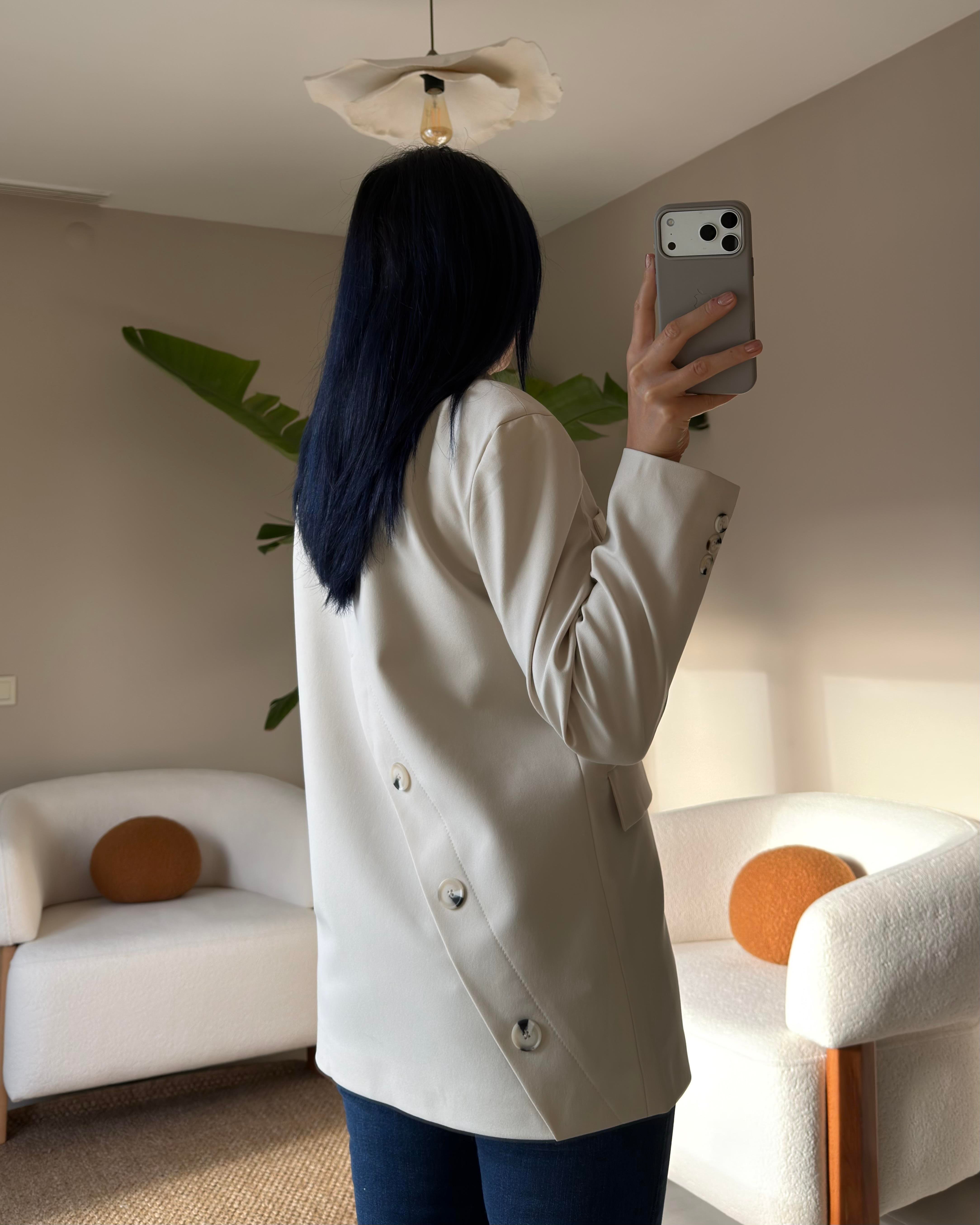 BEJ ARKASI DÜĞME DETAYLI BLAZER