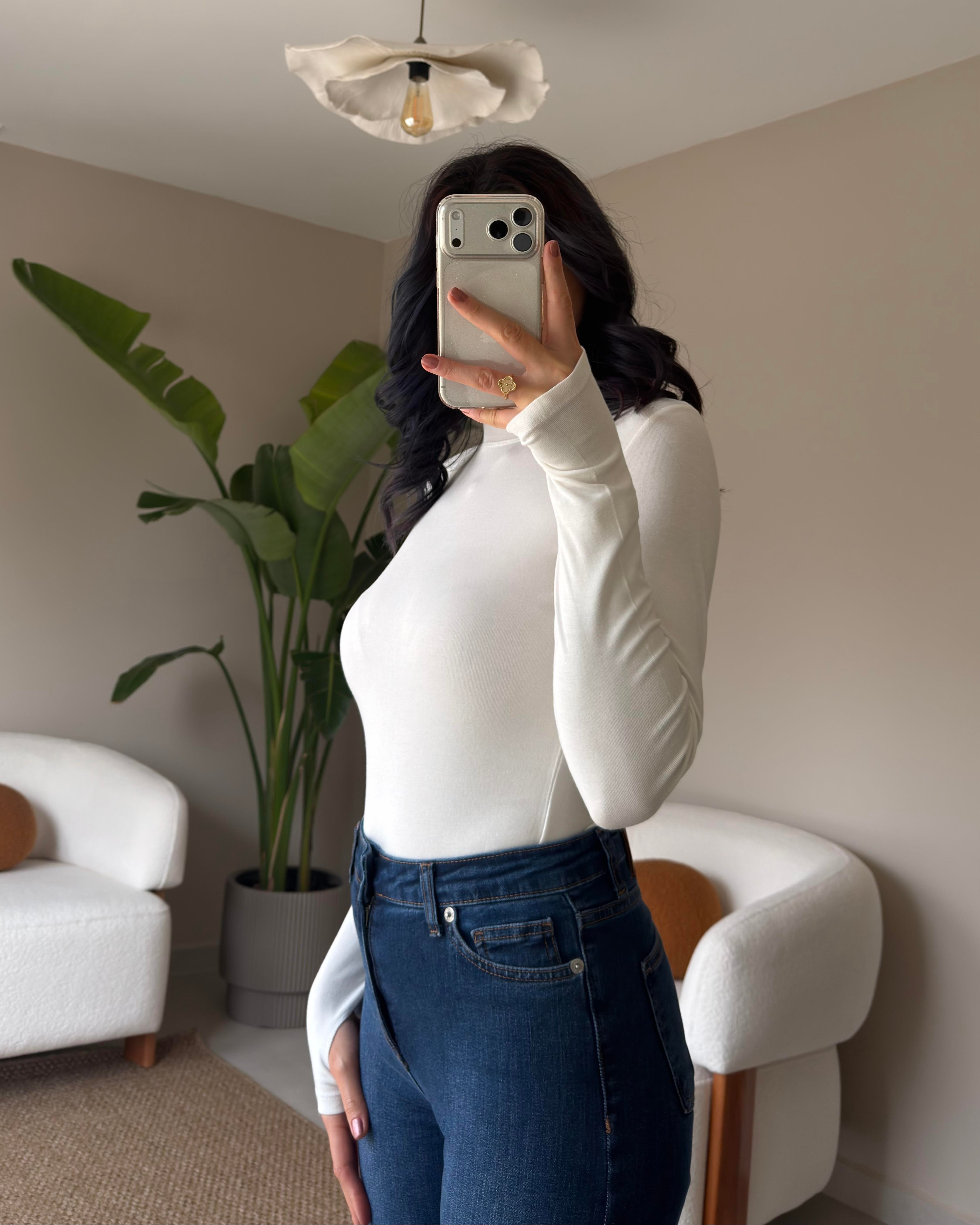 BEYAZ PARMAK GEÇMELİ BODY