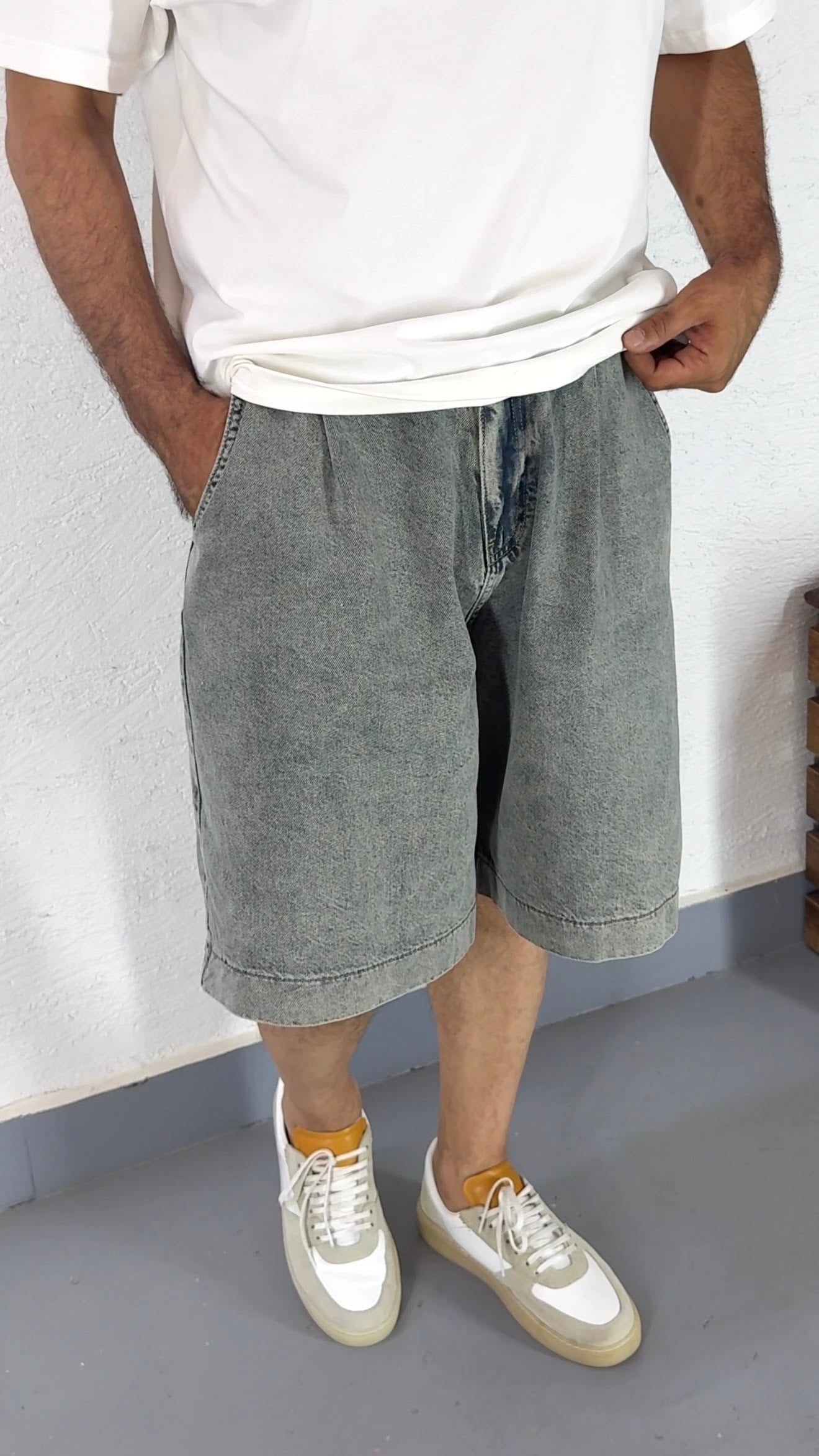 Eskitme Pile Detay Denim Baggy Şort