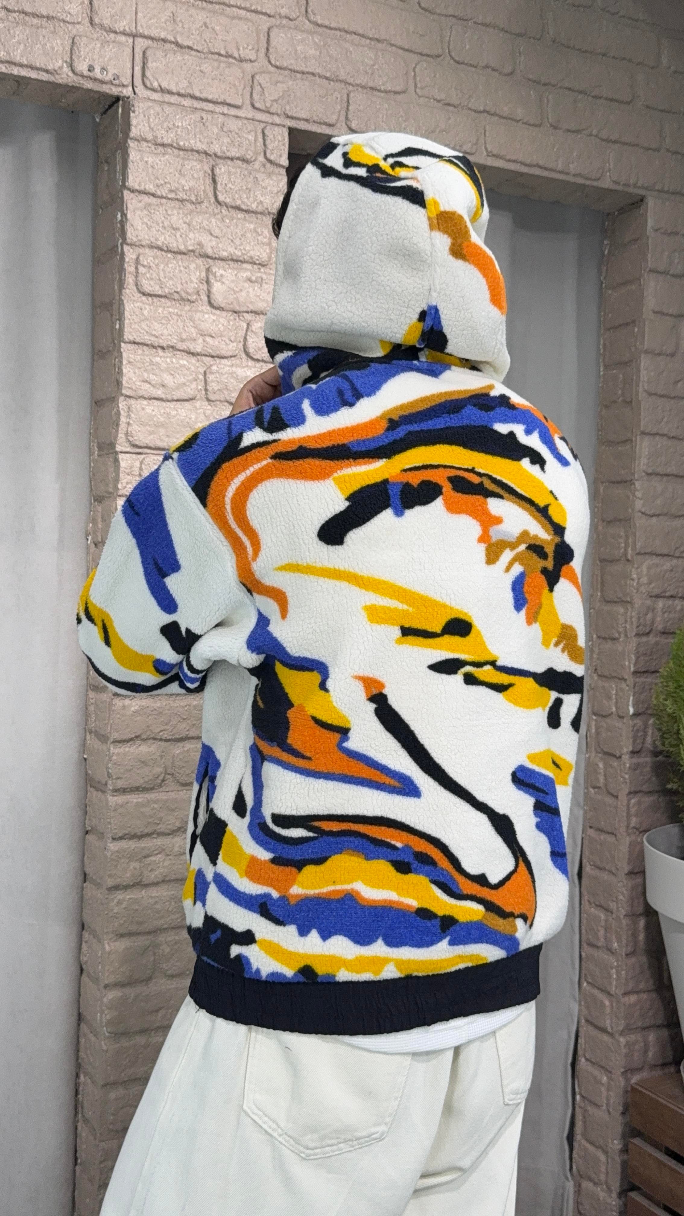 Kapüşonlu Renkli Peluş Sweatshirt