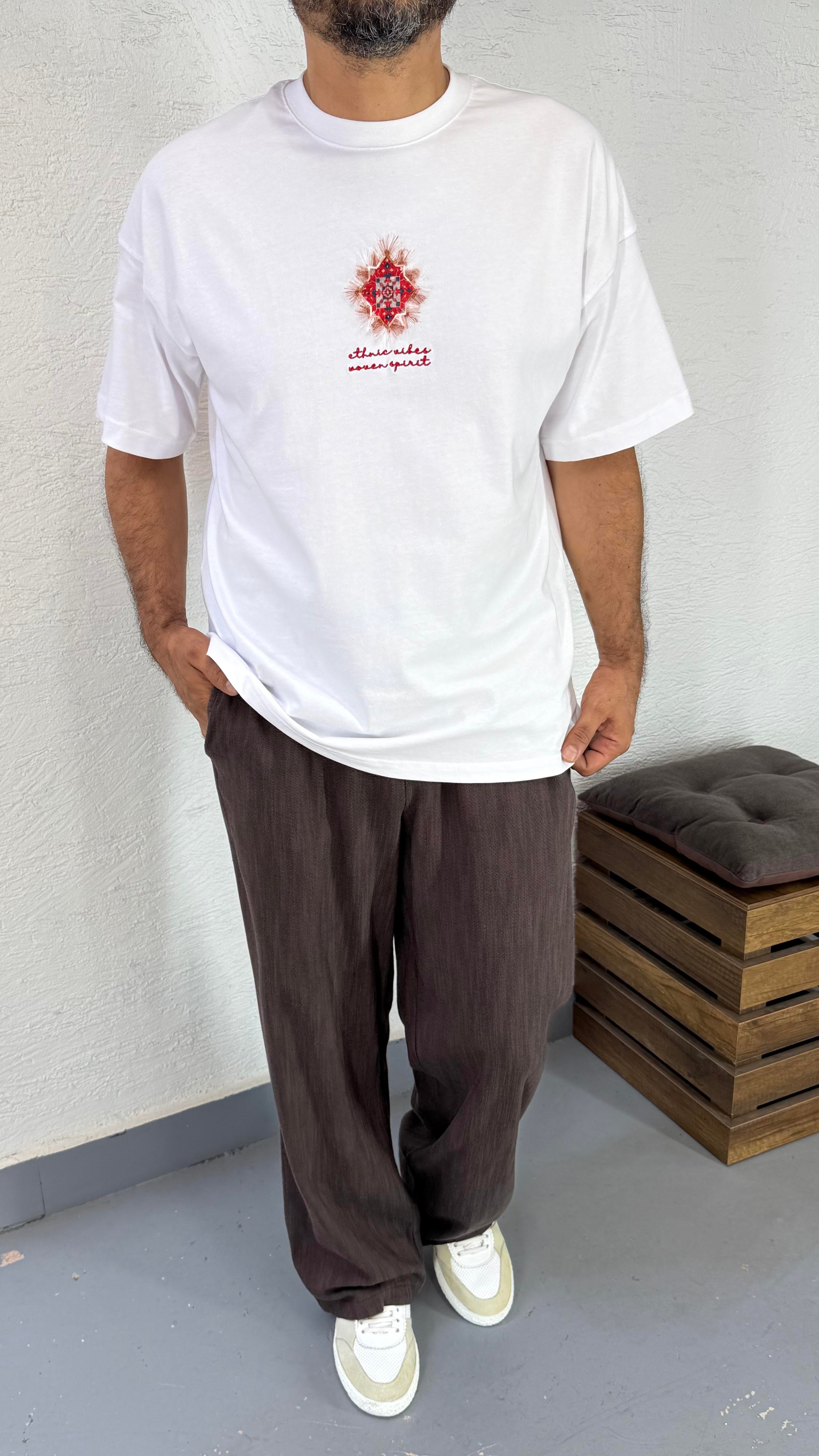 Oversize Baskı ve Nakış Detay Tshirt