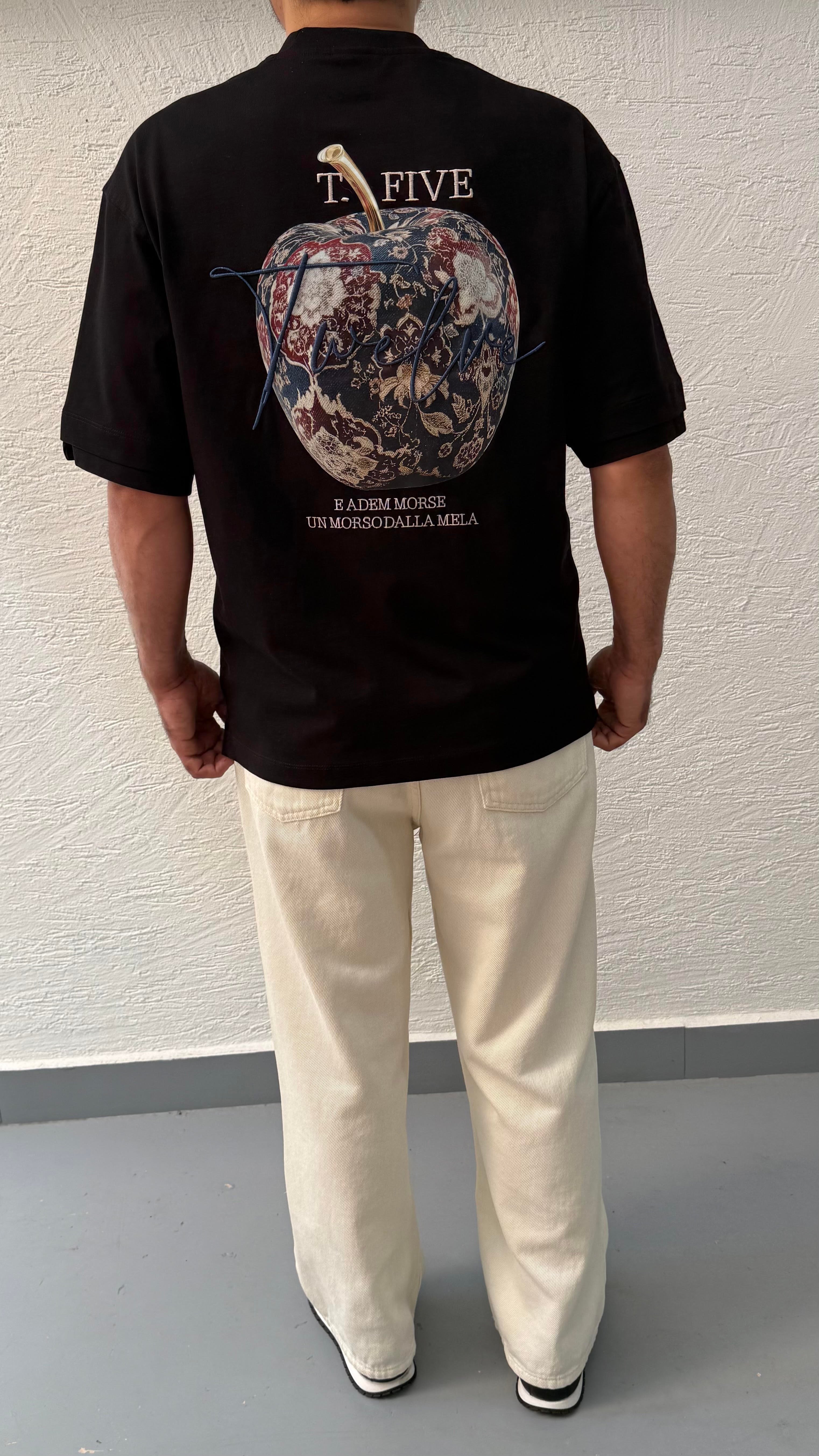 Oversize T-Shirt Baskı ve Nakış Detay