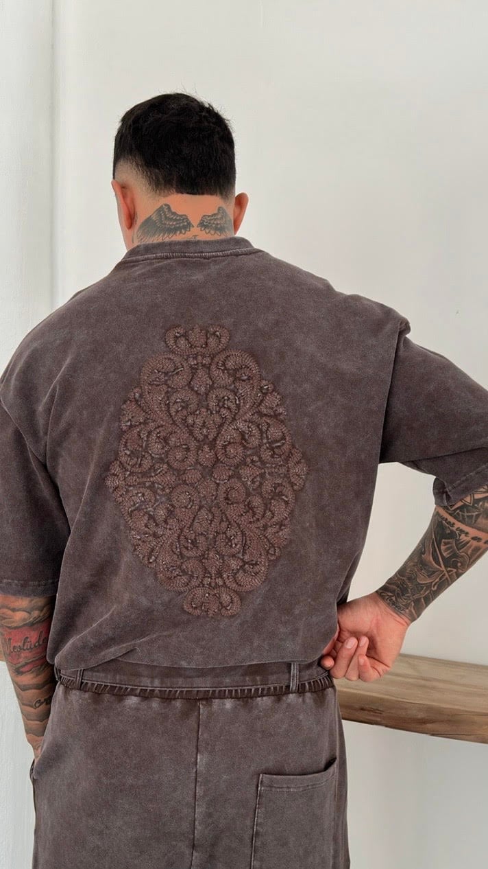 Oversize Yıkamalı Nakış Detay TShirt