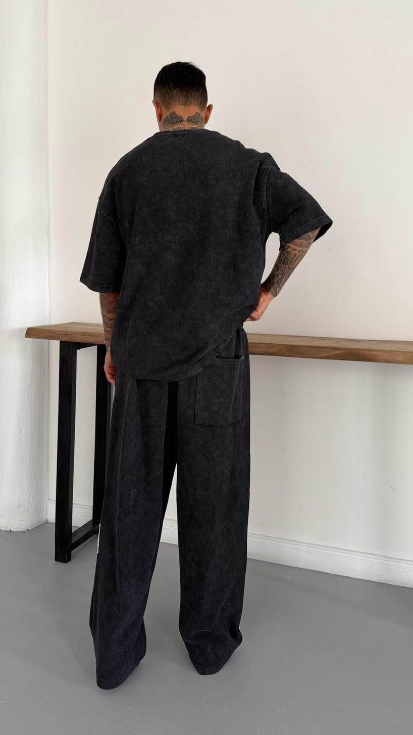 Oversize Yıkamalı TShirt ve Bol Eşofman Kombin
