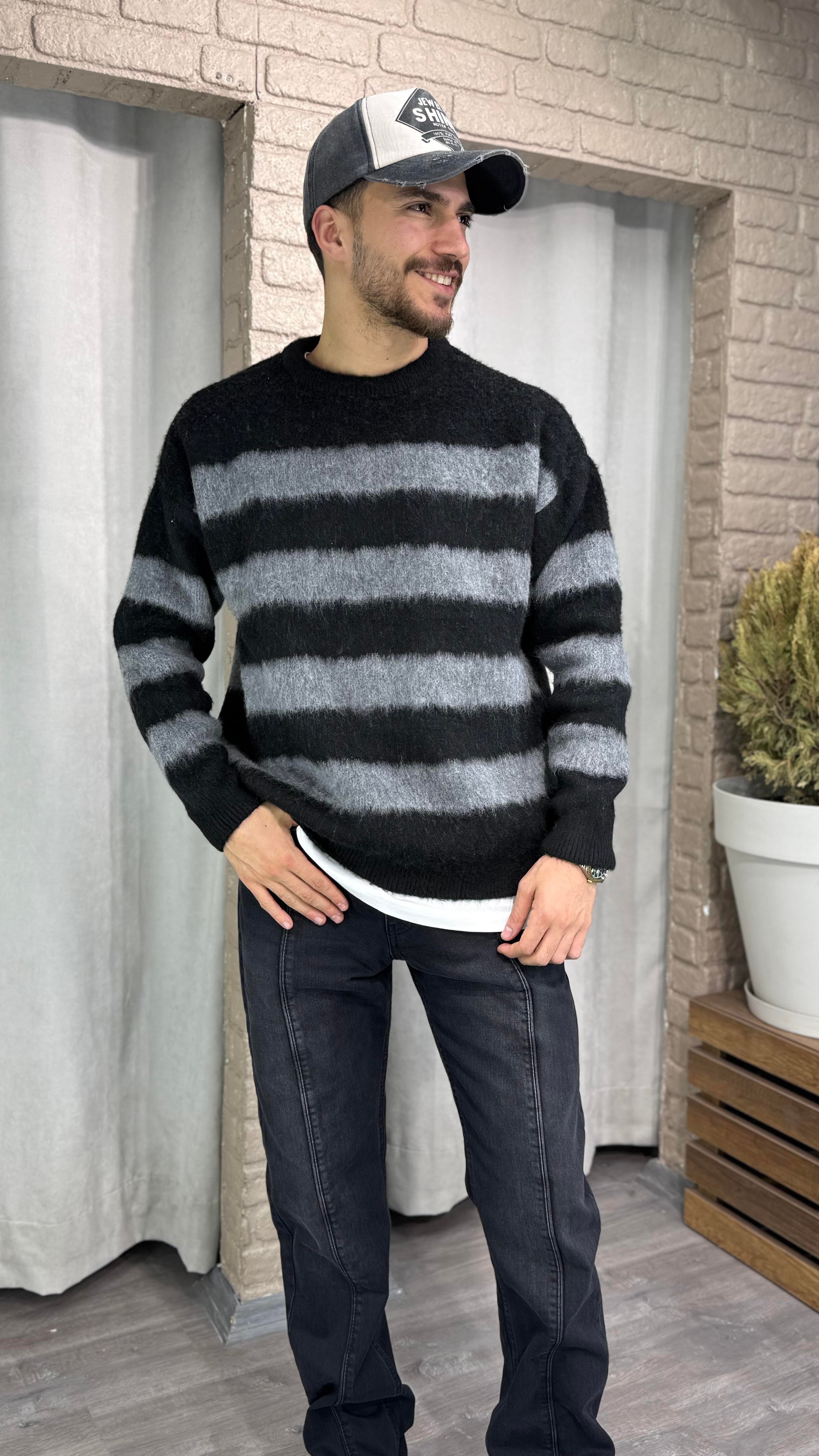 Oversize Yün Çizgili Kazak