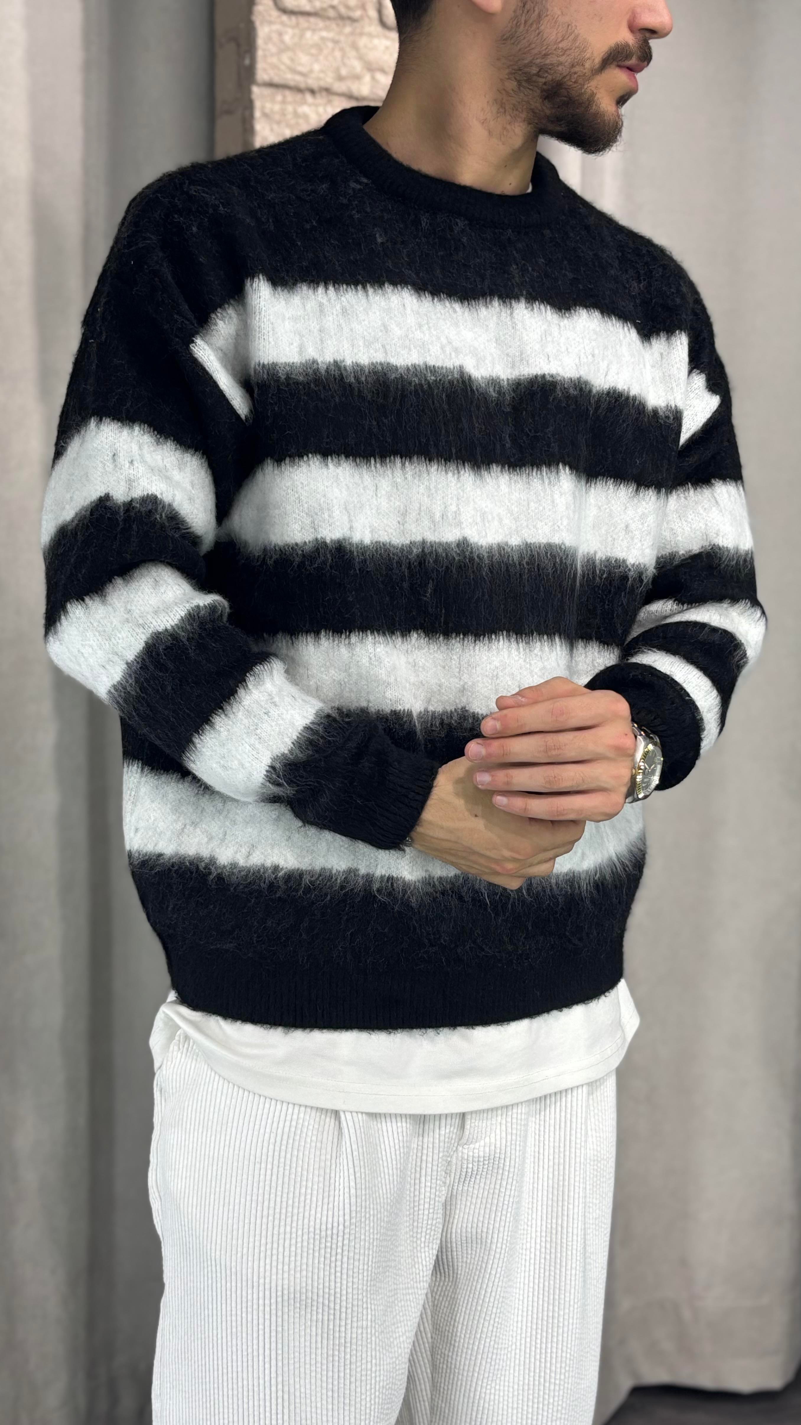 Oversize Yün Çizgili Kazak