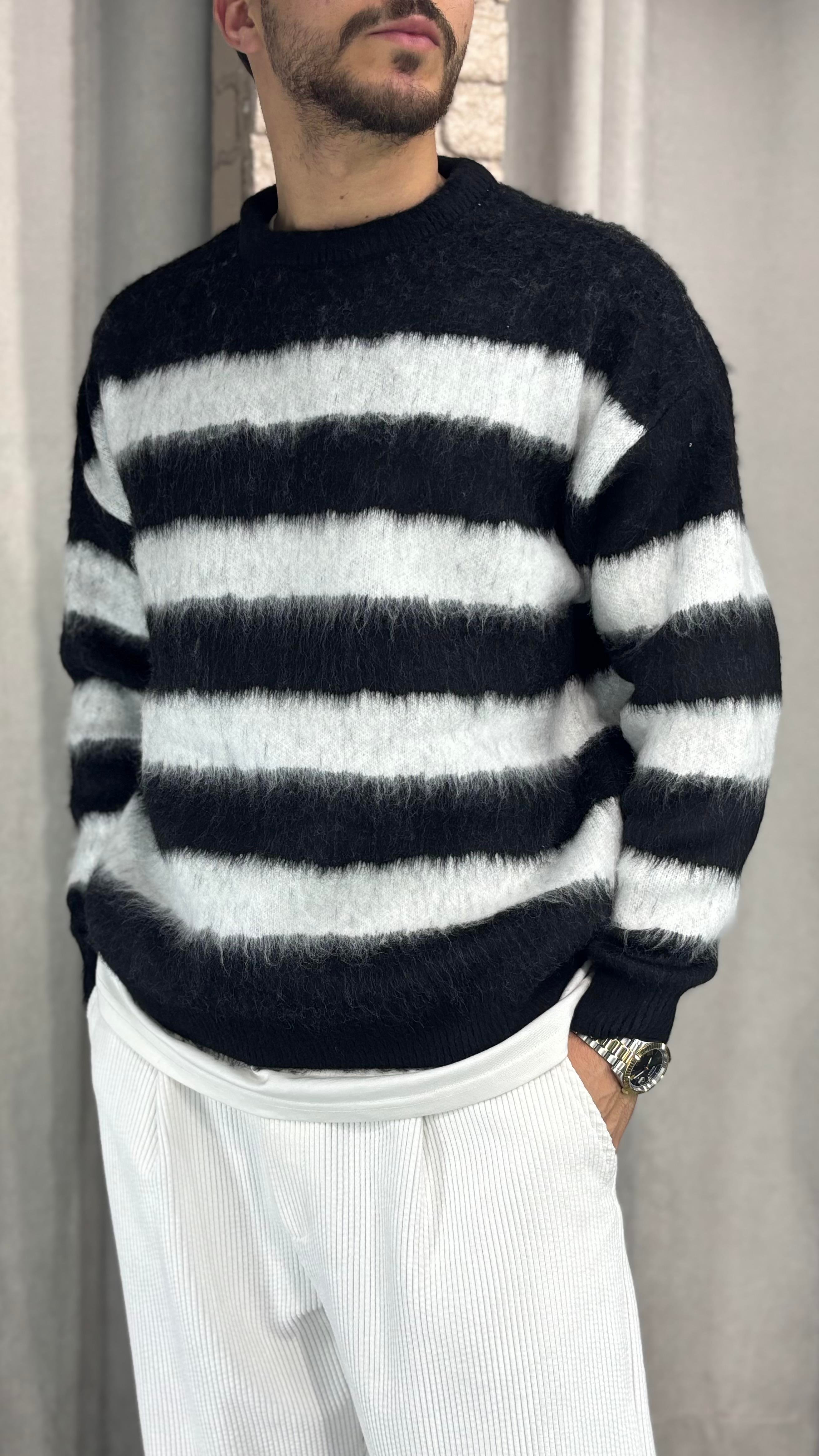 Oversize Yün Çizgili Kazak