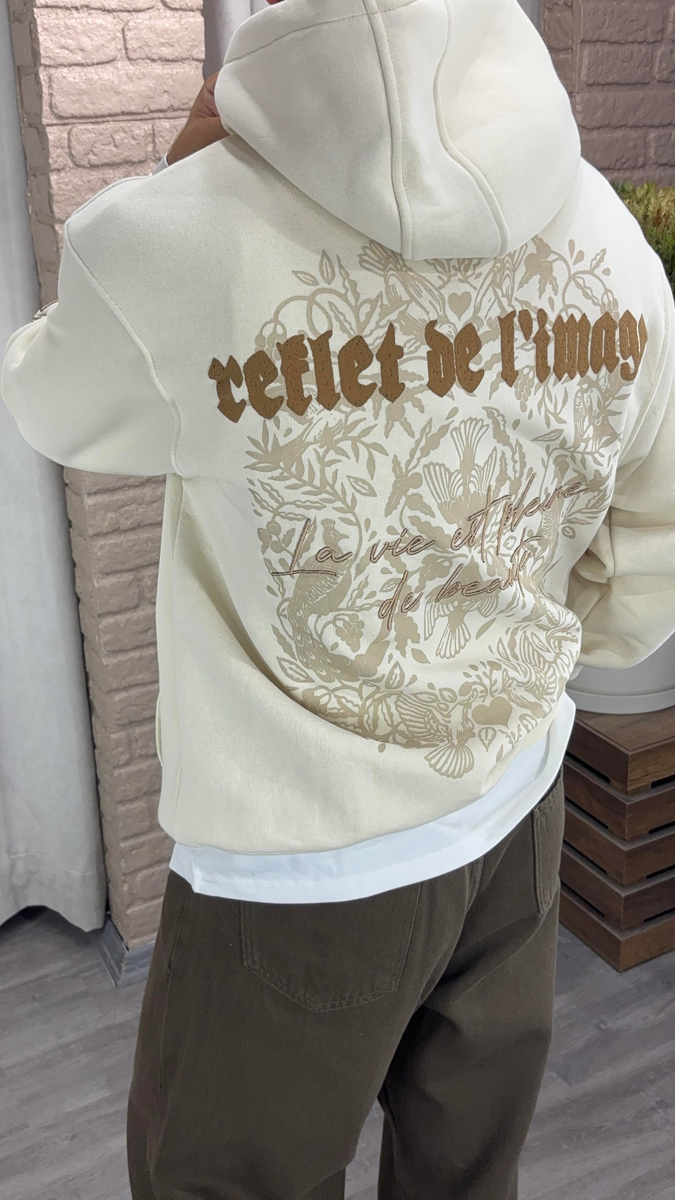 Sweatshirt
