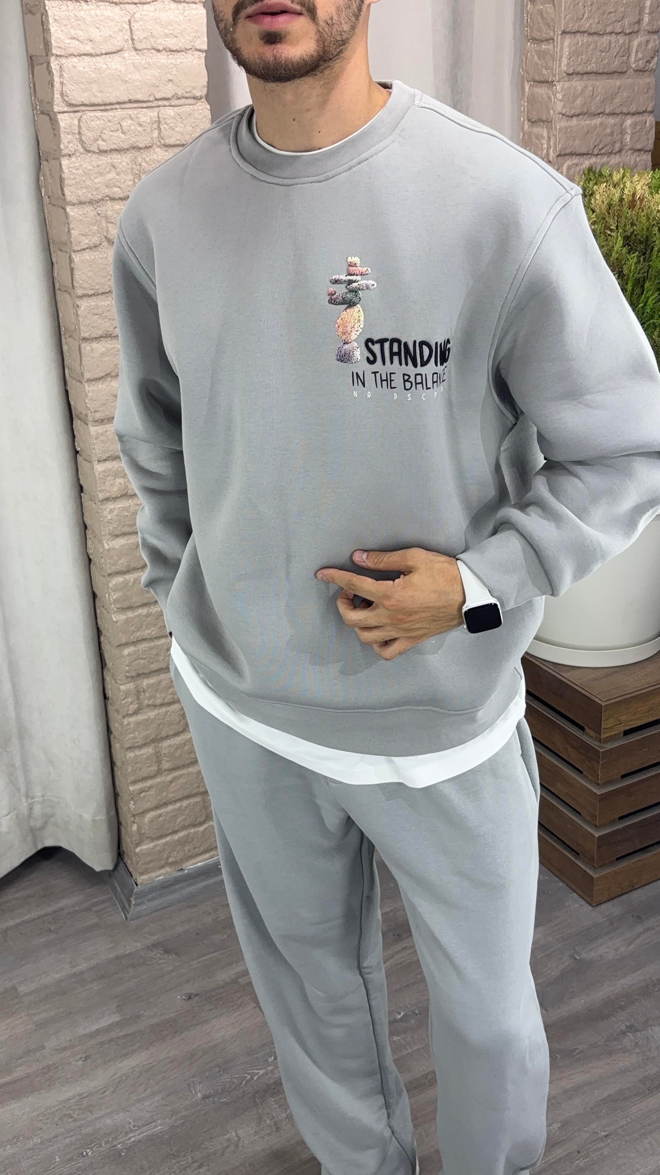 Sweatshirt