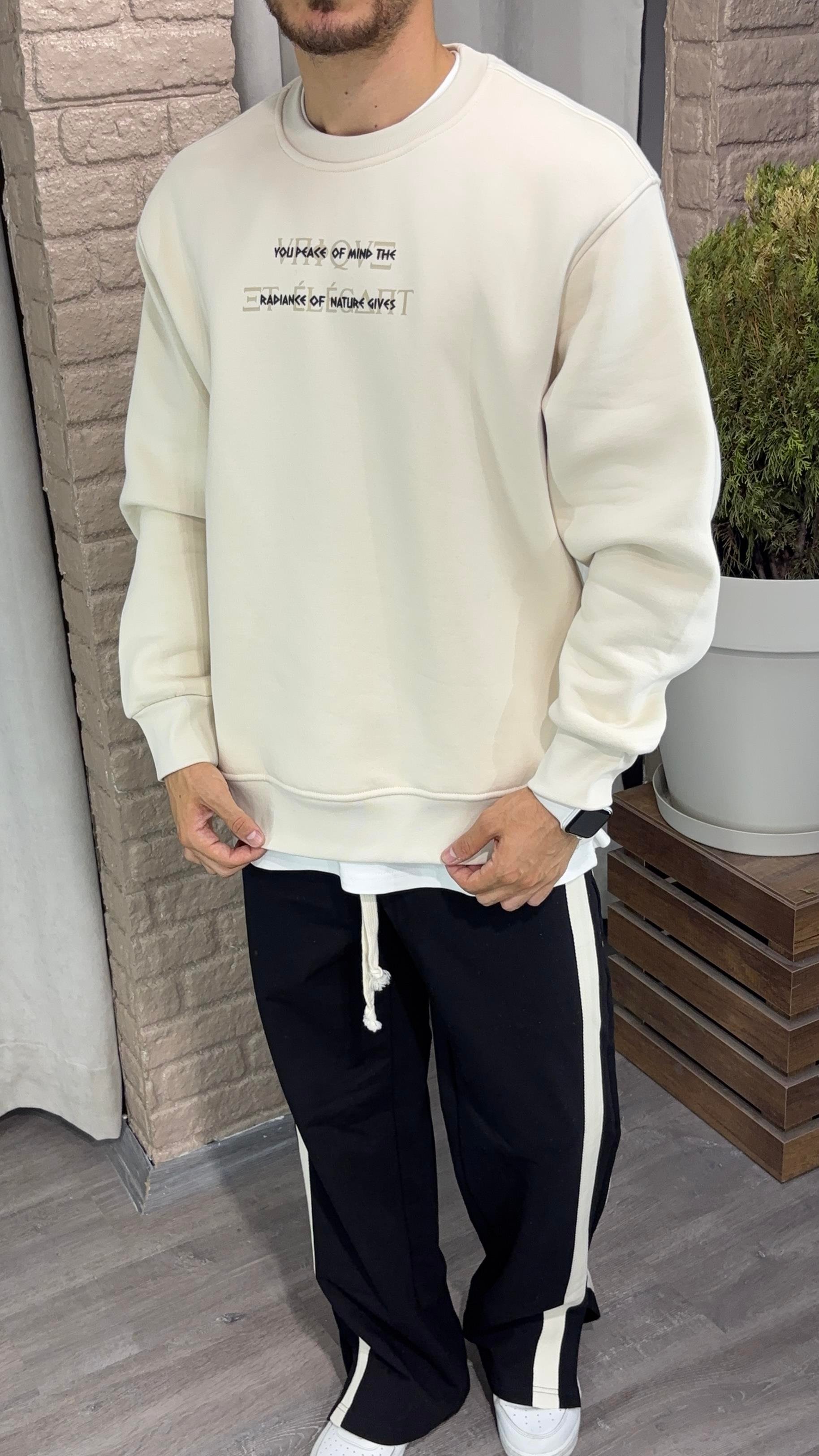 Sweatshirt