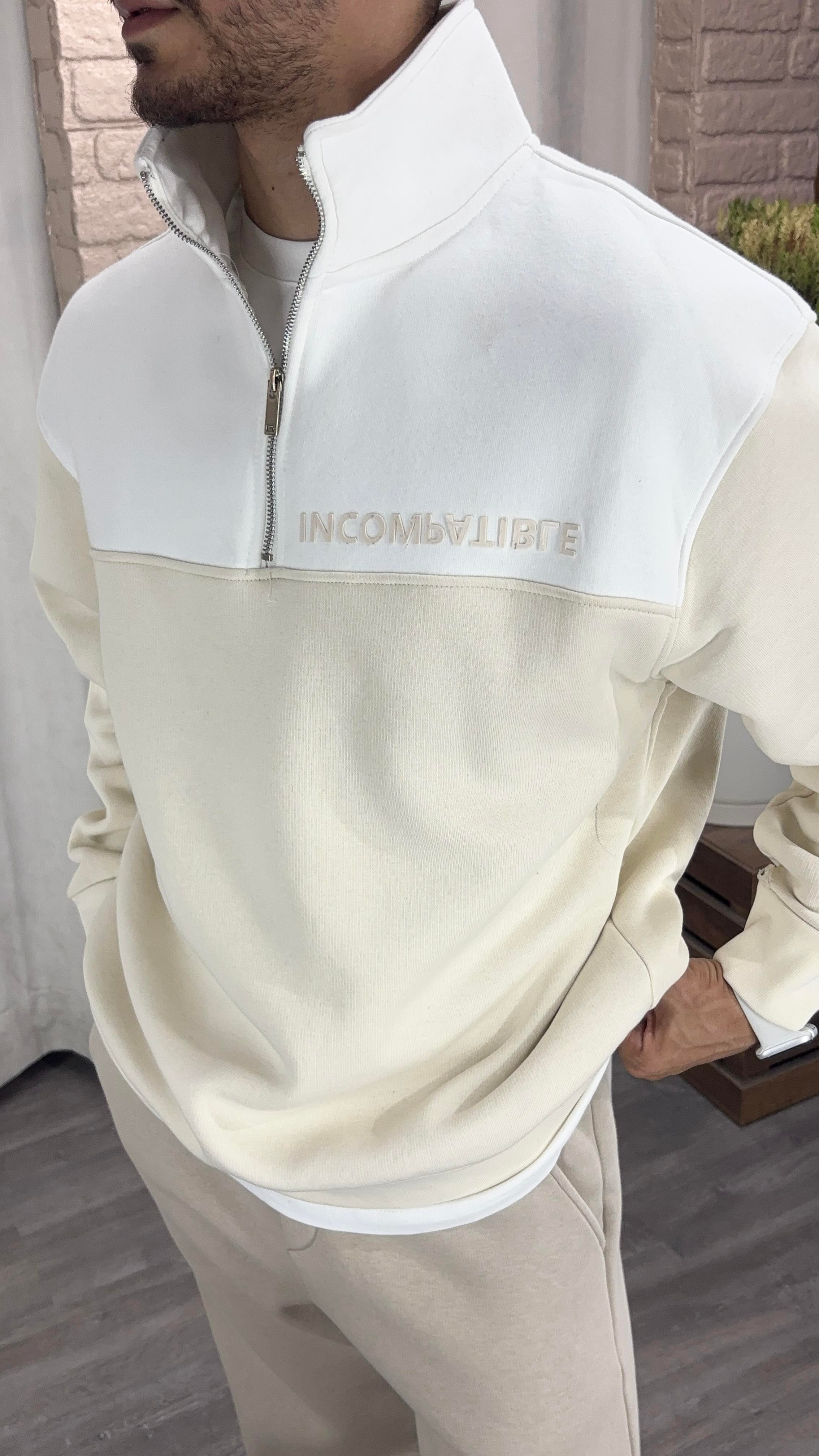 Sweatshirt