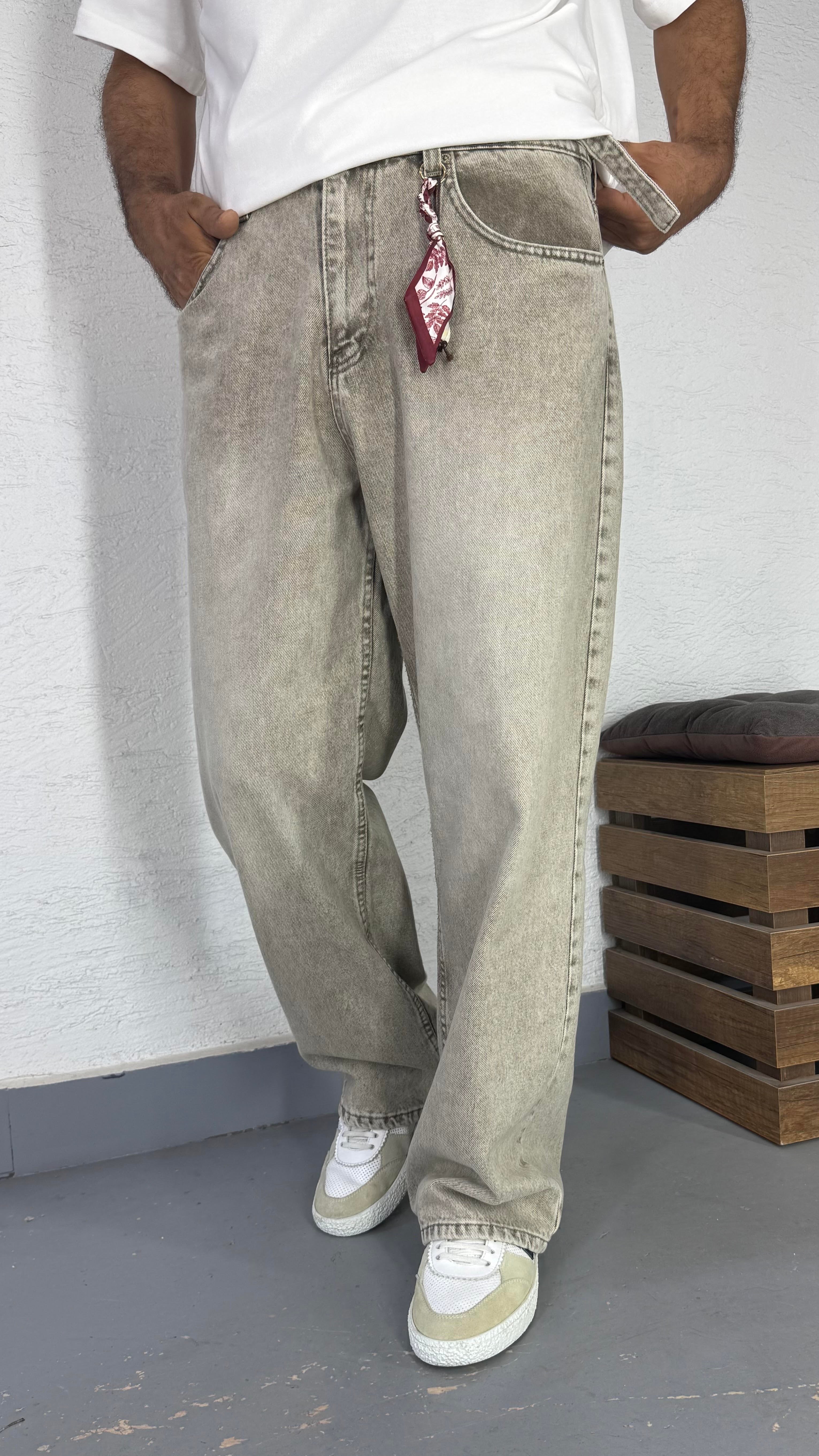 Yıkamalı Aksesuar Detaylı Baggy Denim