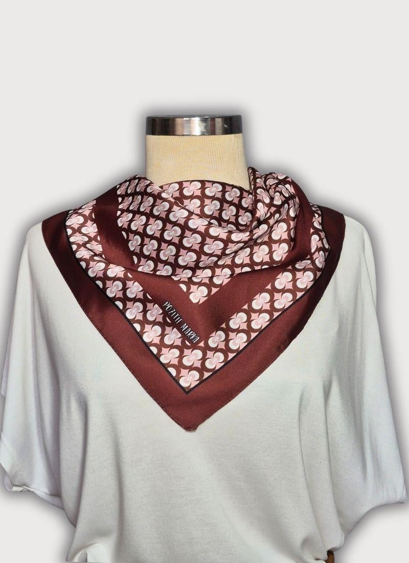 DENGE KOLEKSİYONU OSMANLI GEOMETRİK DESENLİ TWİLL SATEN BOYUN BANDANA FULAR
