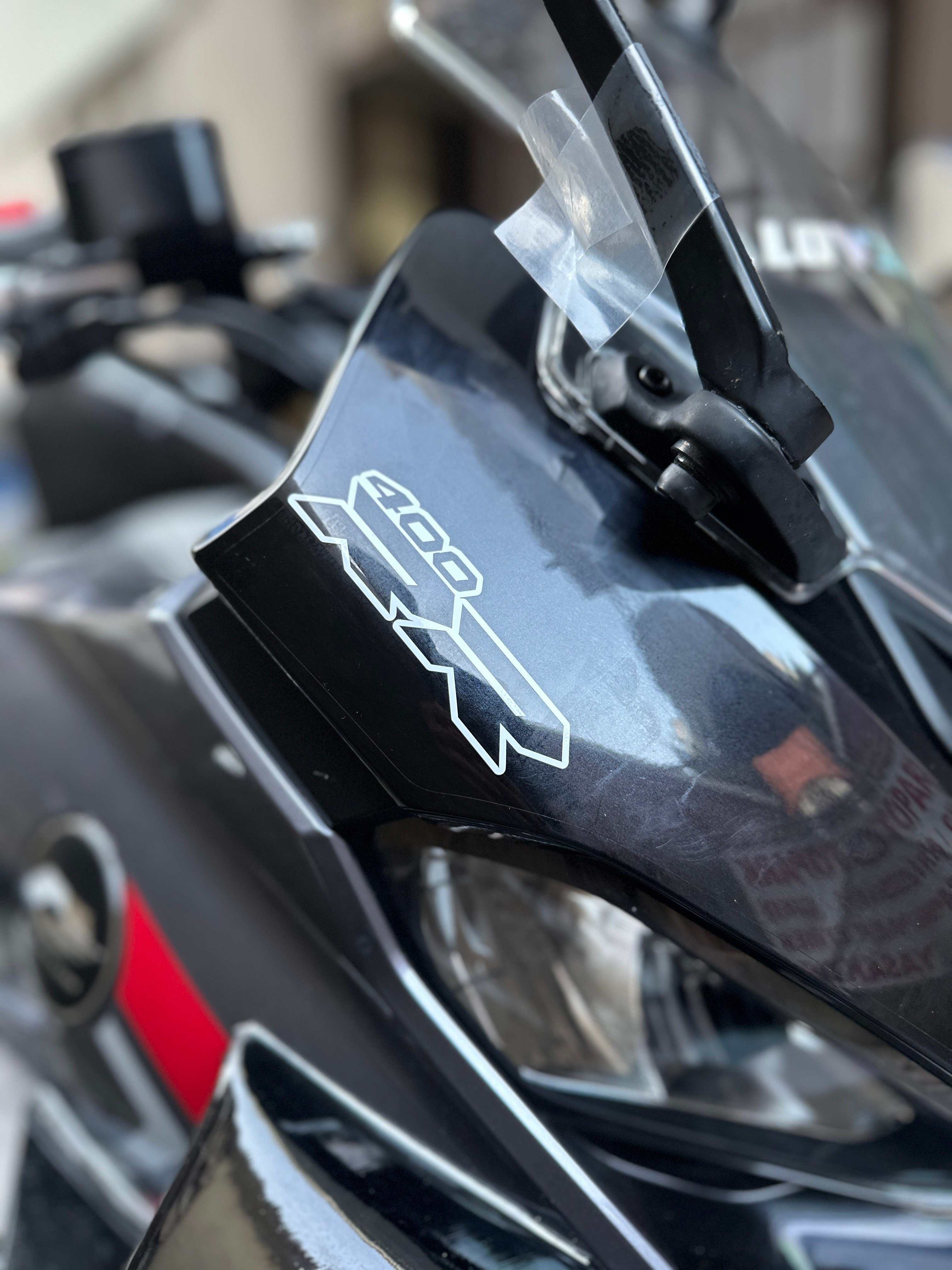 SVSTICKERWORKSQJMOTOR - RKS SRK 400RR ÖN KAFA VE KUYRUK STICKER ETİKET MODELİ BEYAZ RENKQJMOTOR - RKS SRK 400RR ÖN KAFA VE KUYRUK STICKER ETİKET MODELİ BEYAZ RENKJant Sticker
