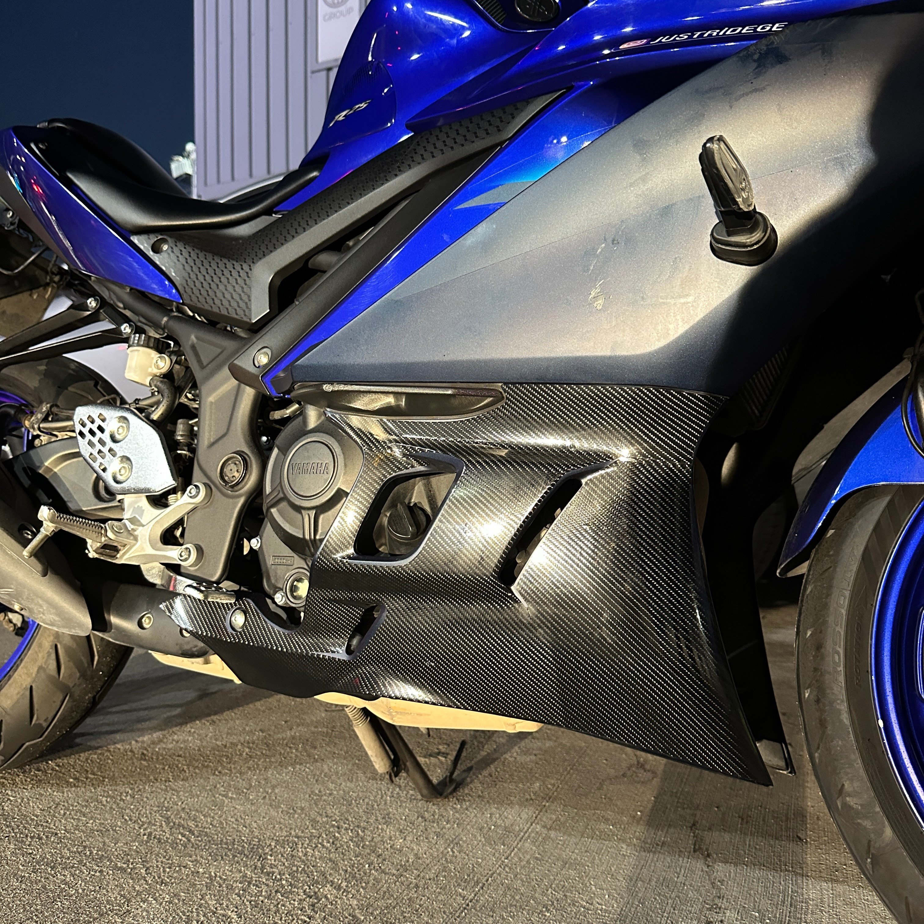 SVSTICKERWORKSYAMAHA YZF-R25 2019-2024 ALT SAKAL KARBON KAPLAMA STİCKER ETİKET MODELİ 2 ADET SAĞ SOLYAMAHA YZF-R25 2019-2024 ALT SAKAL KARBON KAPLAMA STİCKER ETİKET MODELİ 2 ADET SAĞ SOLR25 2019-2024