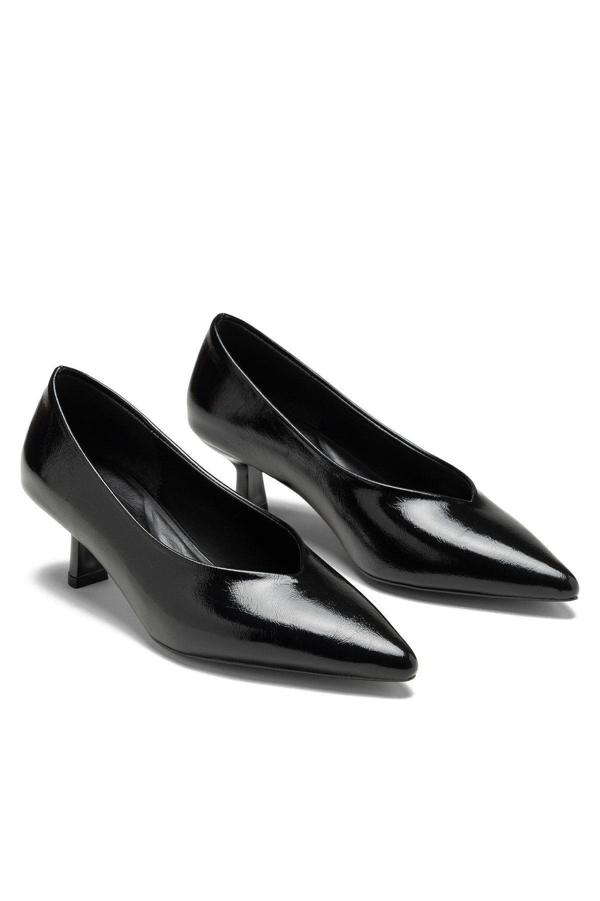 Kadın Parlak Siyah Kırışık Dokulu Sivri Burun Kısa Topuk Konforlu Günlük Stiletto