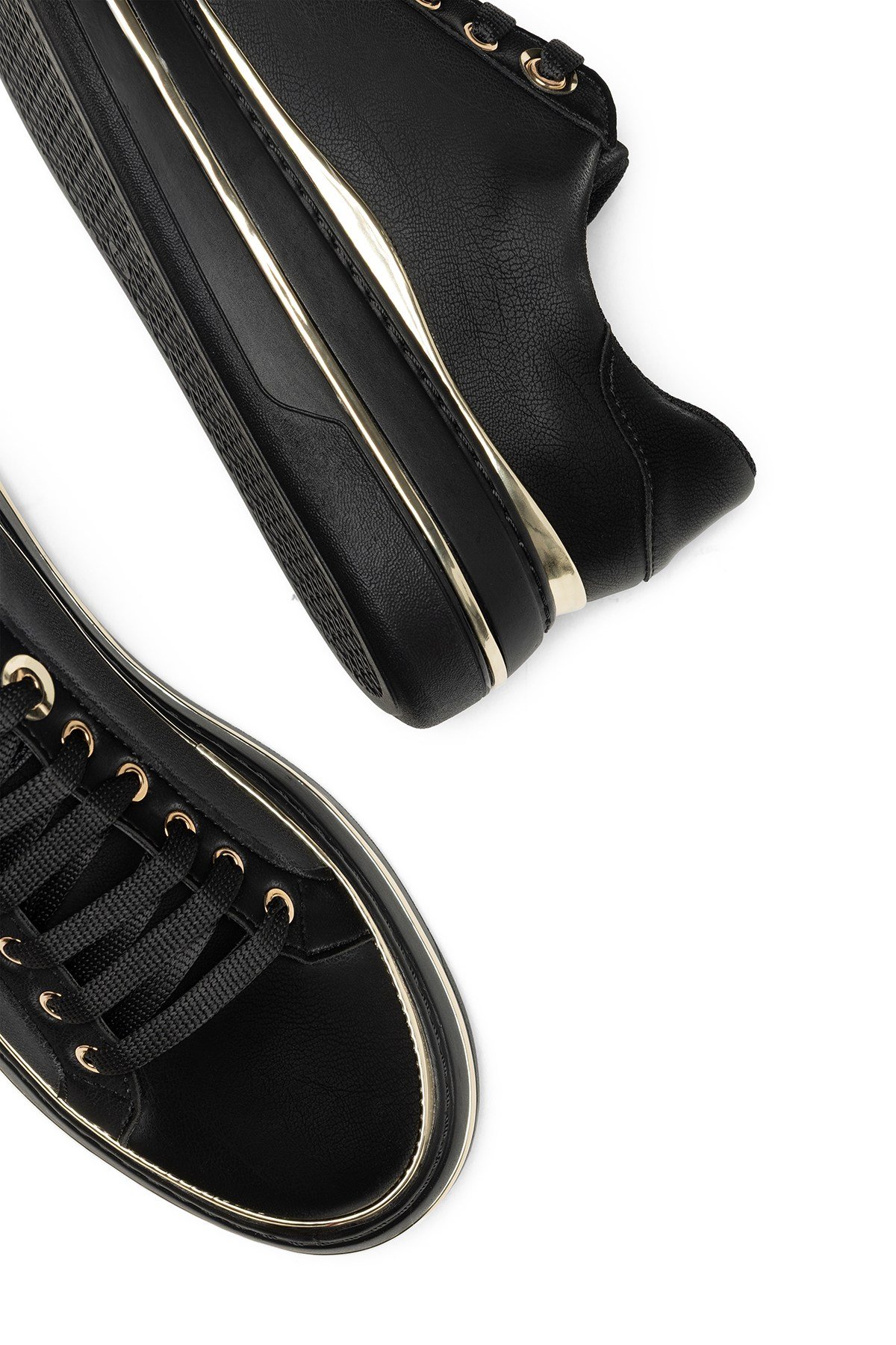 Kadın Siyah Kalın Taban Gold Şerit Detaylı Bağcıklı Günlük Spor Yürüyüş Ayakkabı Sneaker