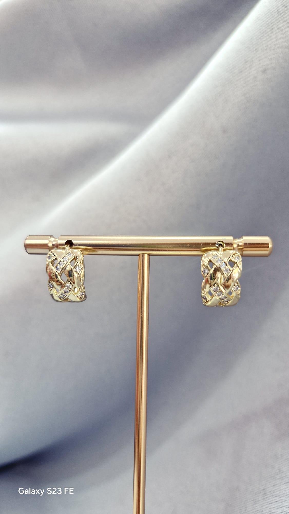 HASIR 14 K.  ZIRKONTAŞLI KÜPE